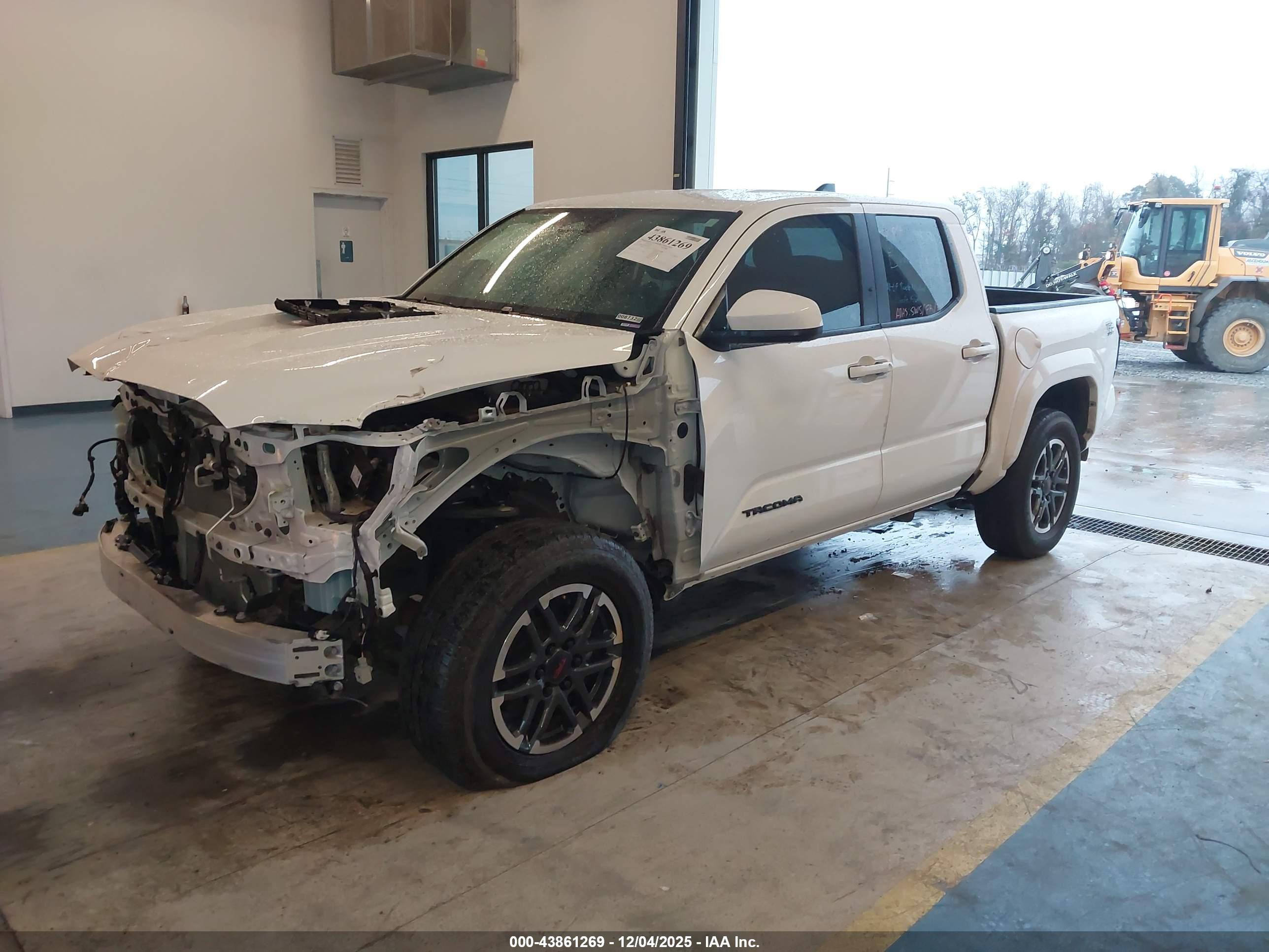 TOYOTA TACOMA image 2