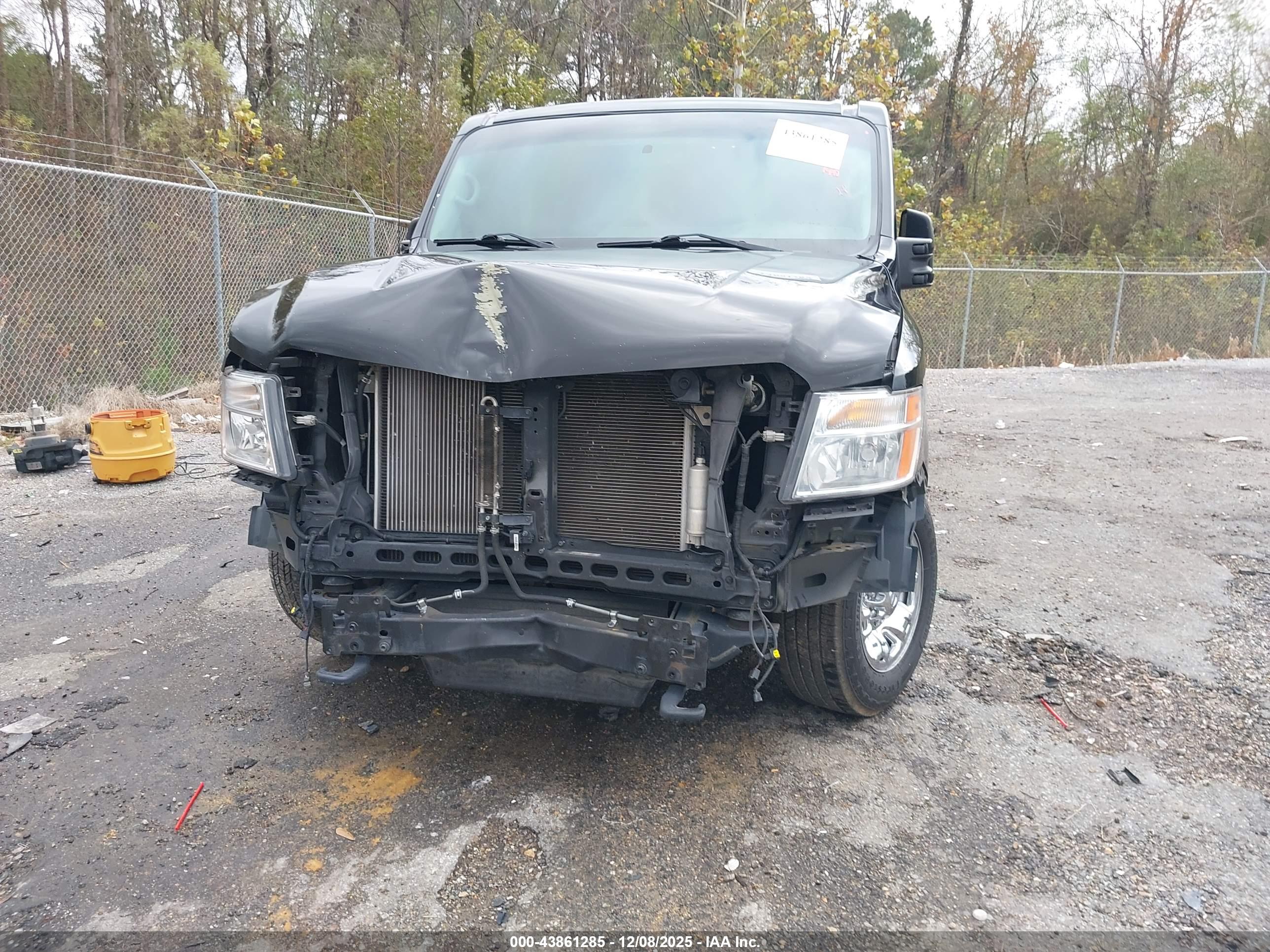 NISSAN NV image 6