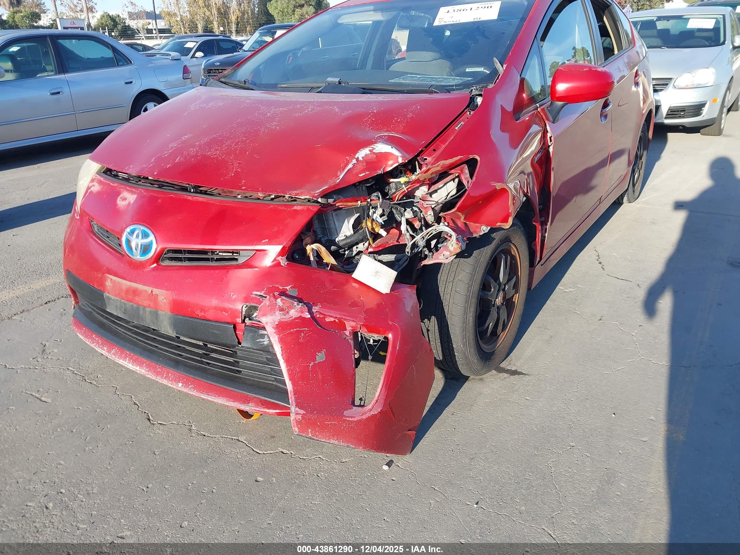 TOYOTA PRIUS image 6