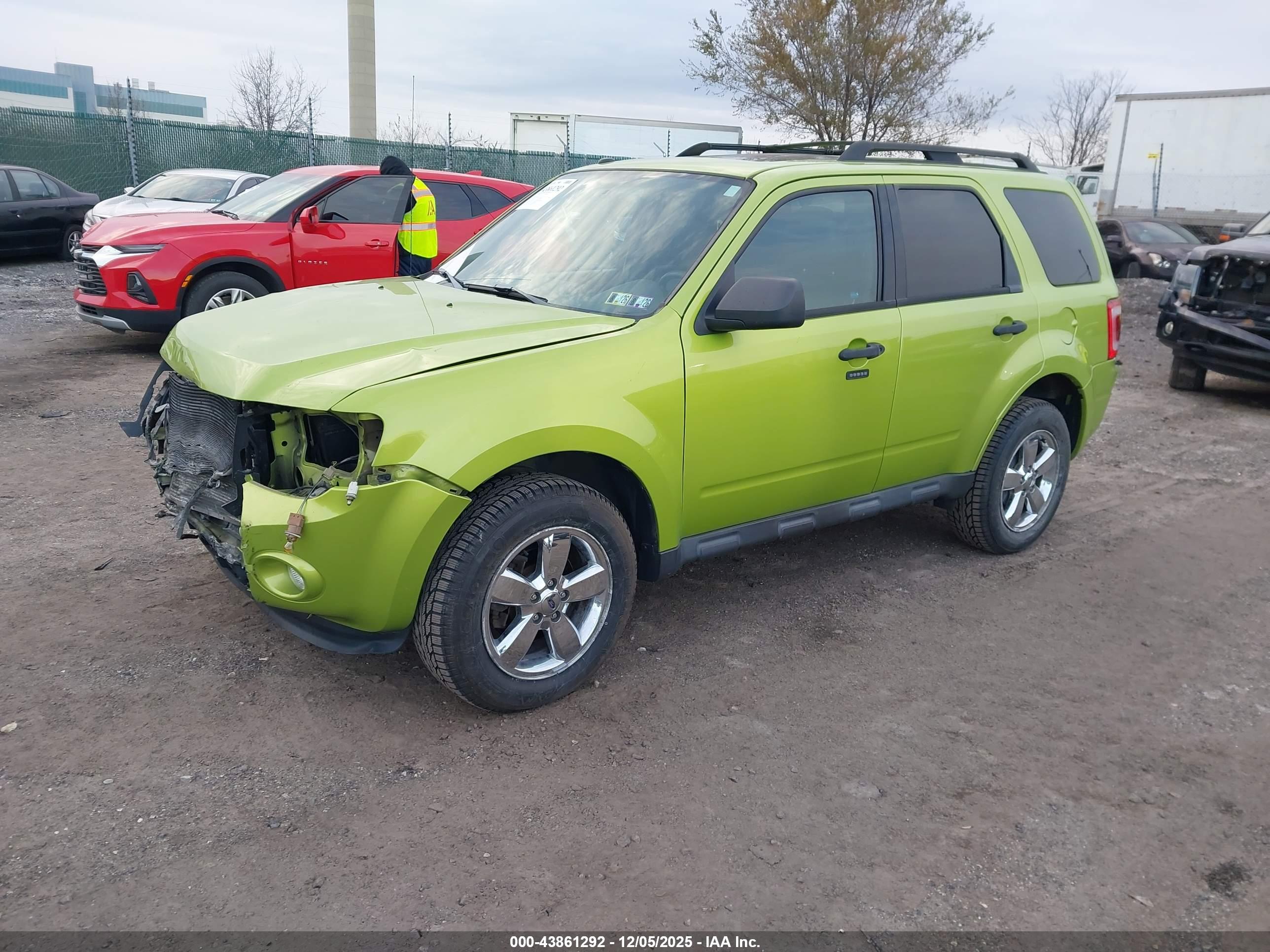 FORD ESCAPE image 2