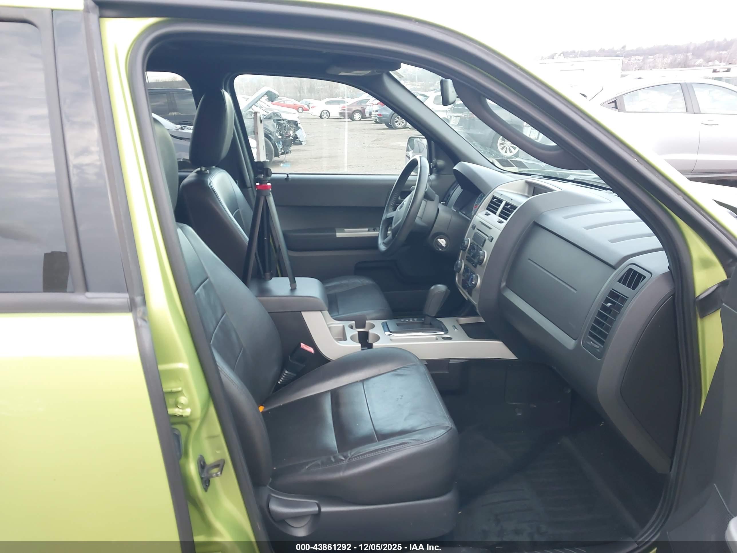 FORD ESCAPE image 5