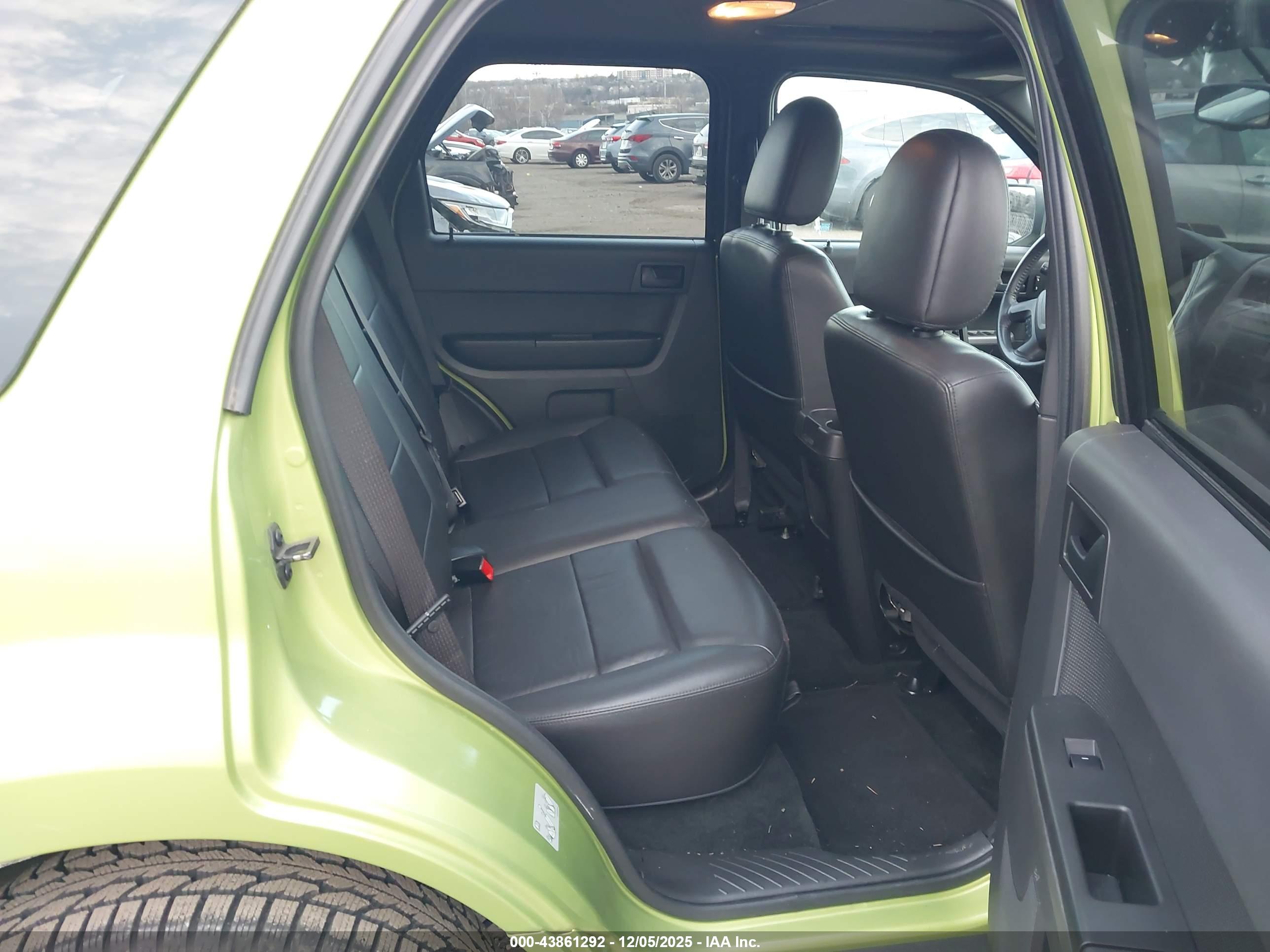 FORD ESCAPE image 8