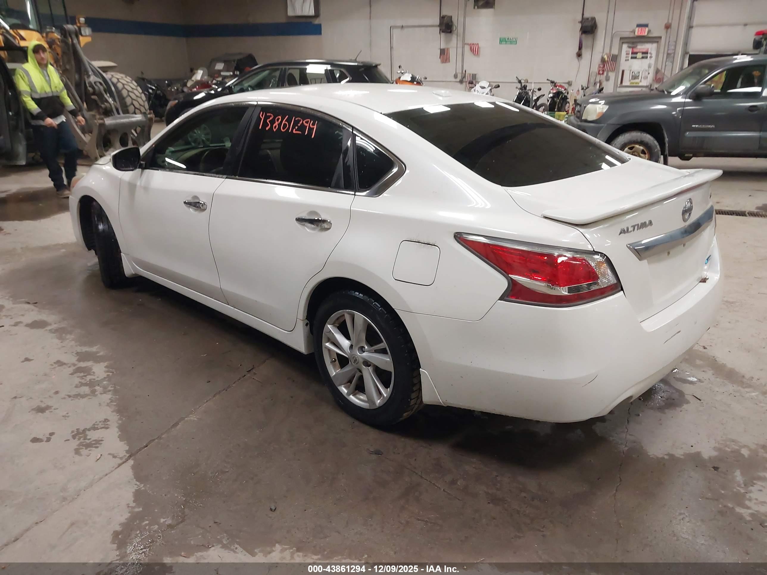 NISSAN ALTIMA image 3
