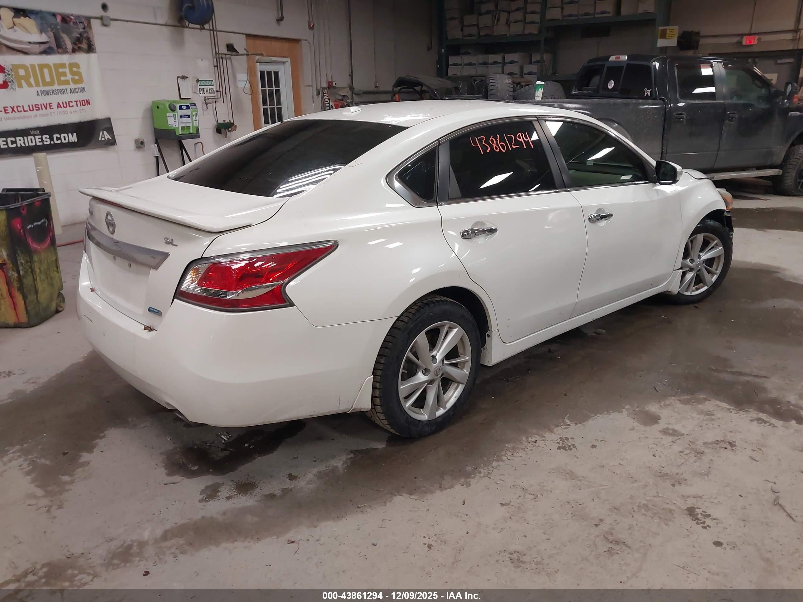 NISSAN ALTIMA image 4