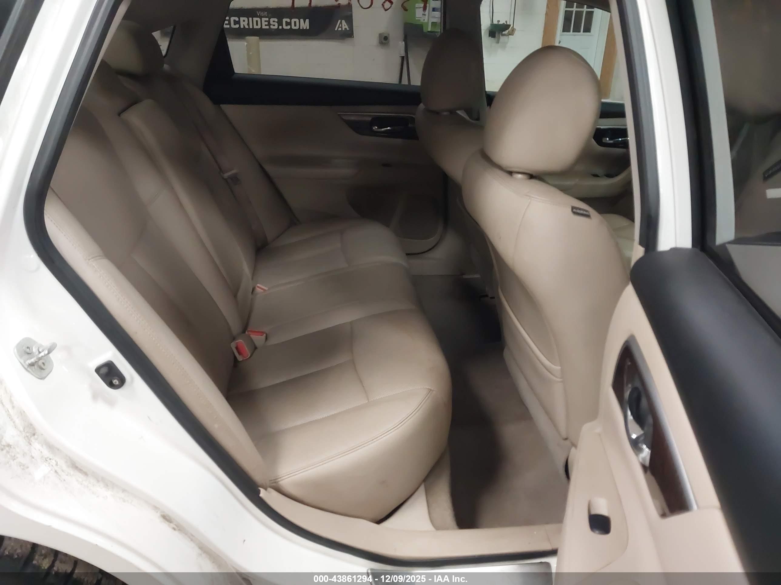 NISSAN ALTIMA image 8