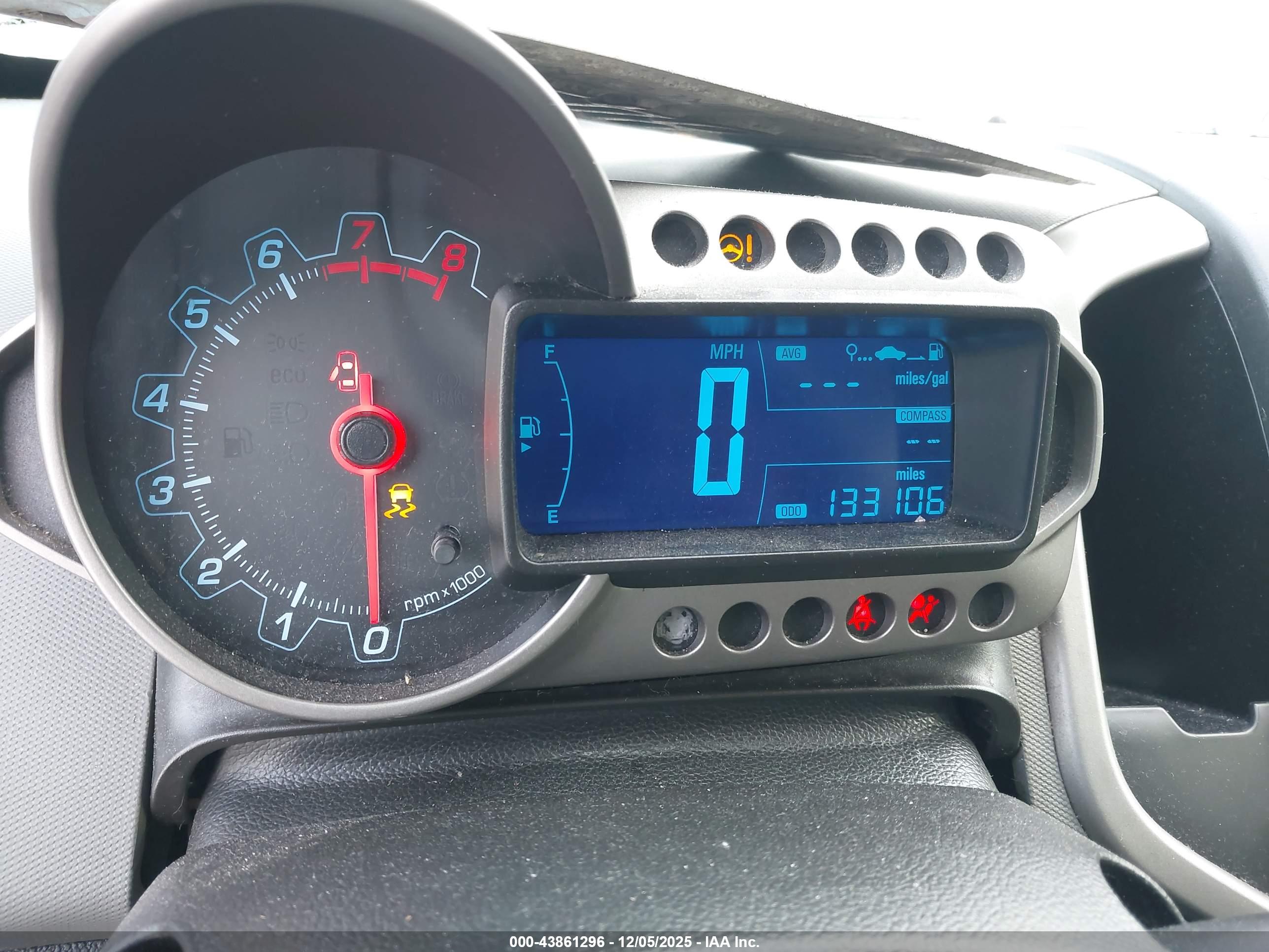 CHEVROLET SONIC image 7
