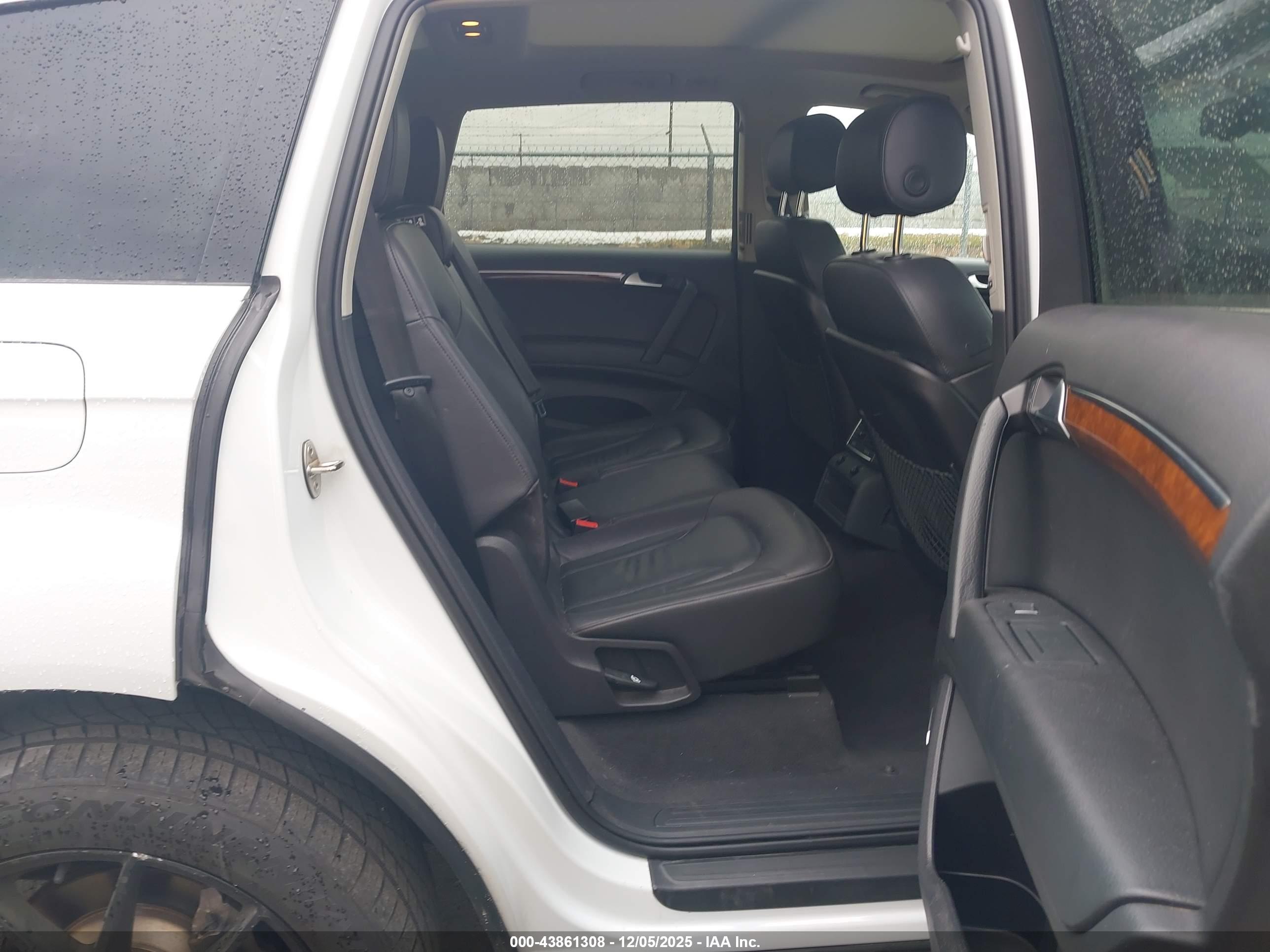AUDI Q7 image 8