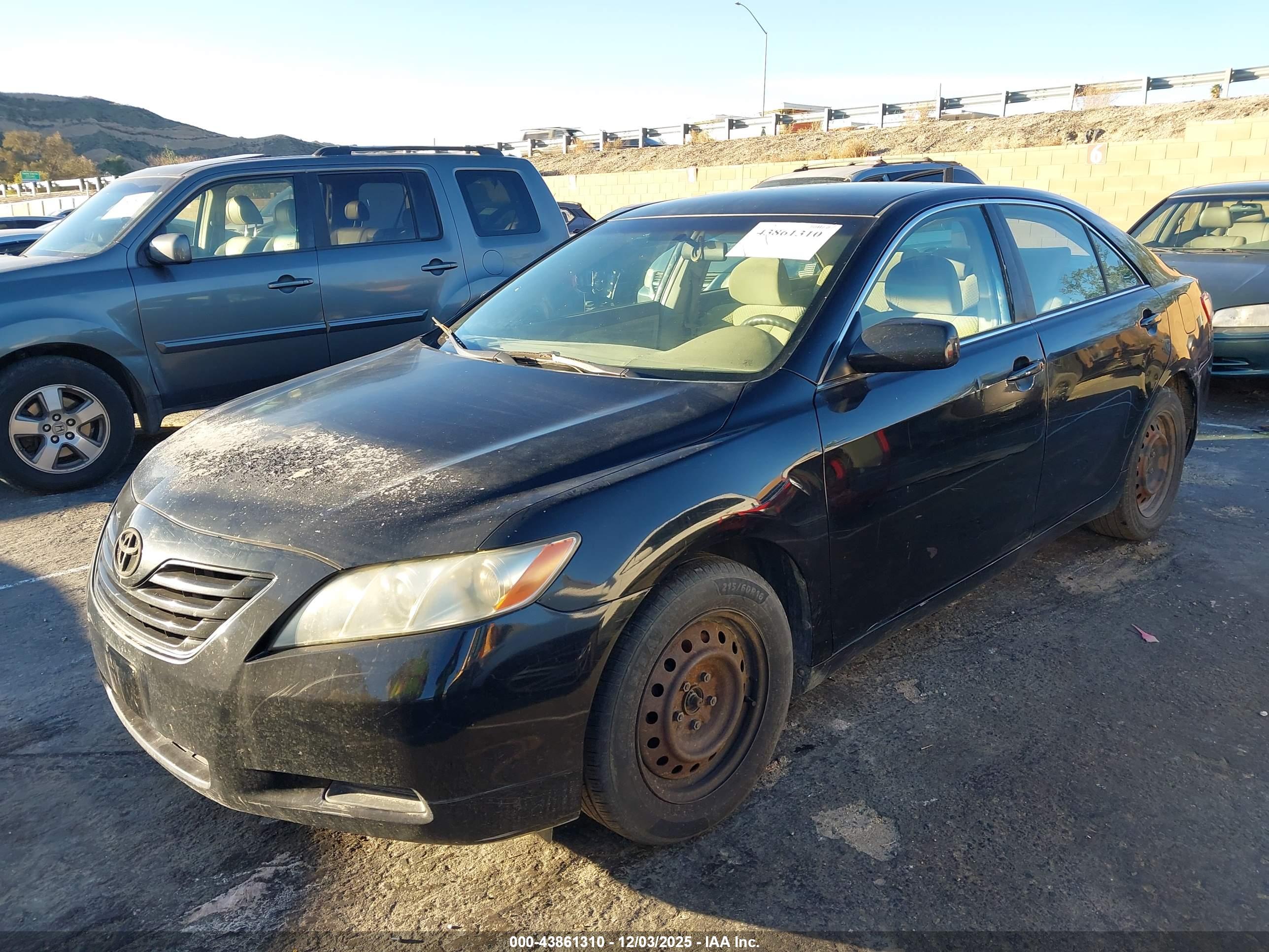 TOYOTA CAMRY image 2