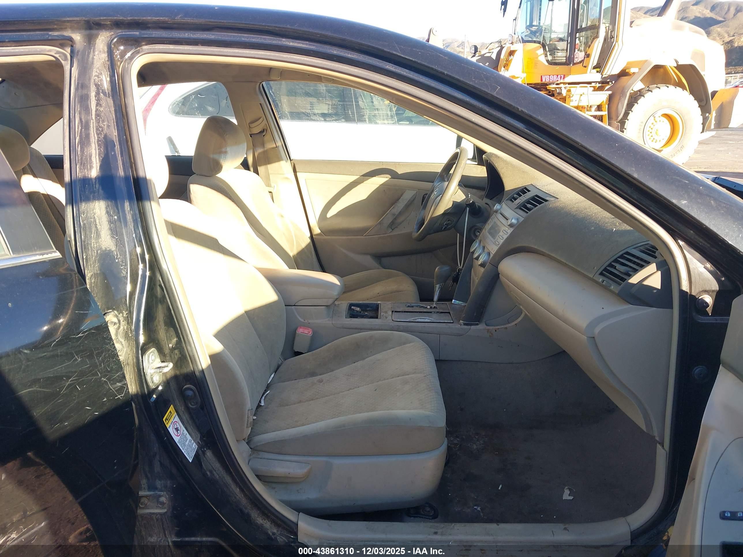 TOYOTA CAMRY image 5