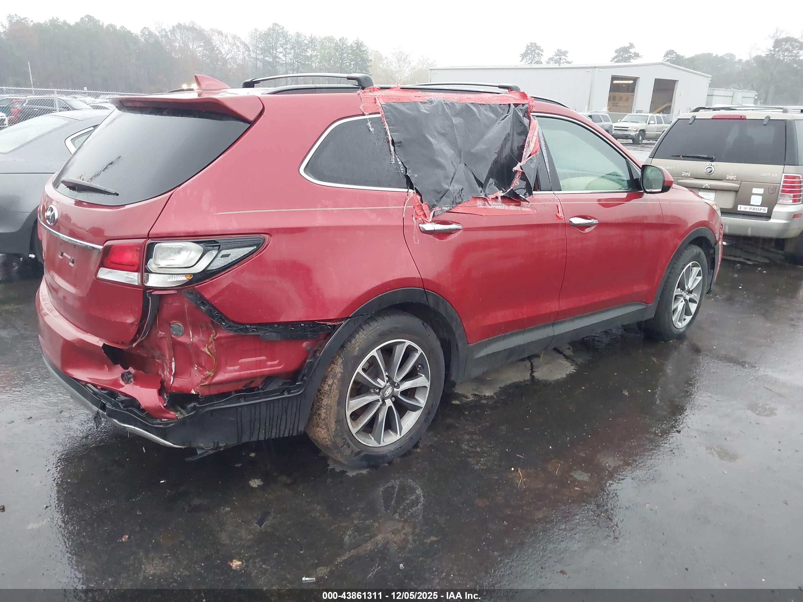 HYUNDAI SANTA image 4