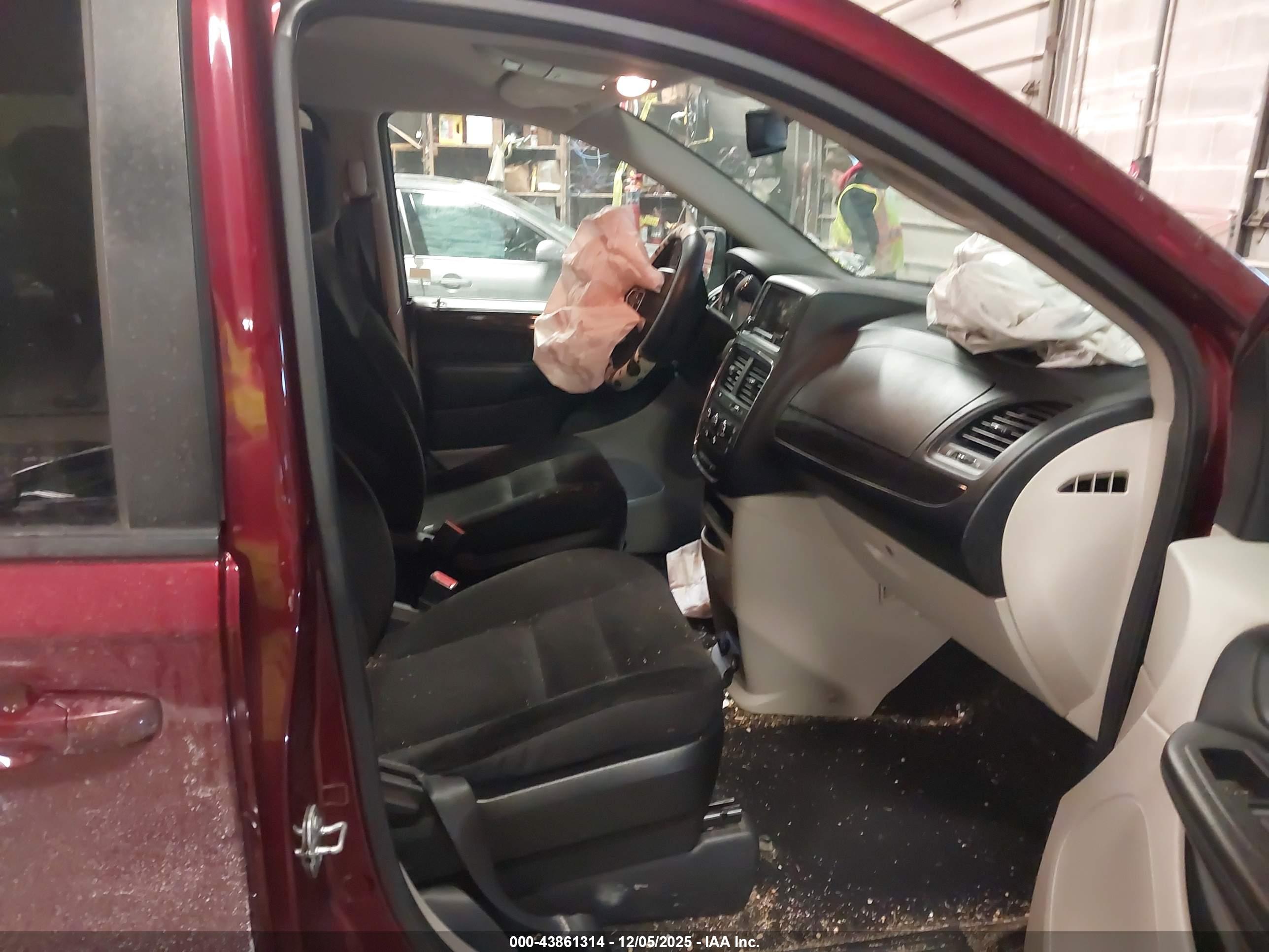 DODGE GRAND image 5