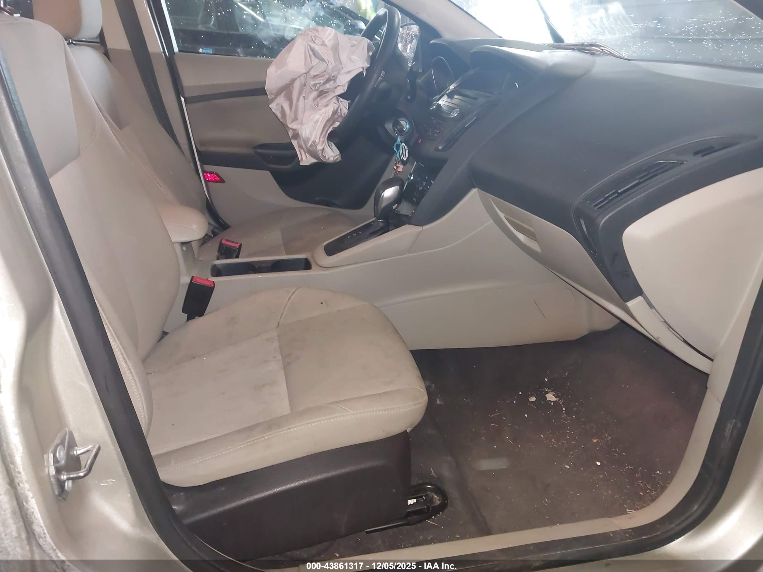FORD FOCUS image 5