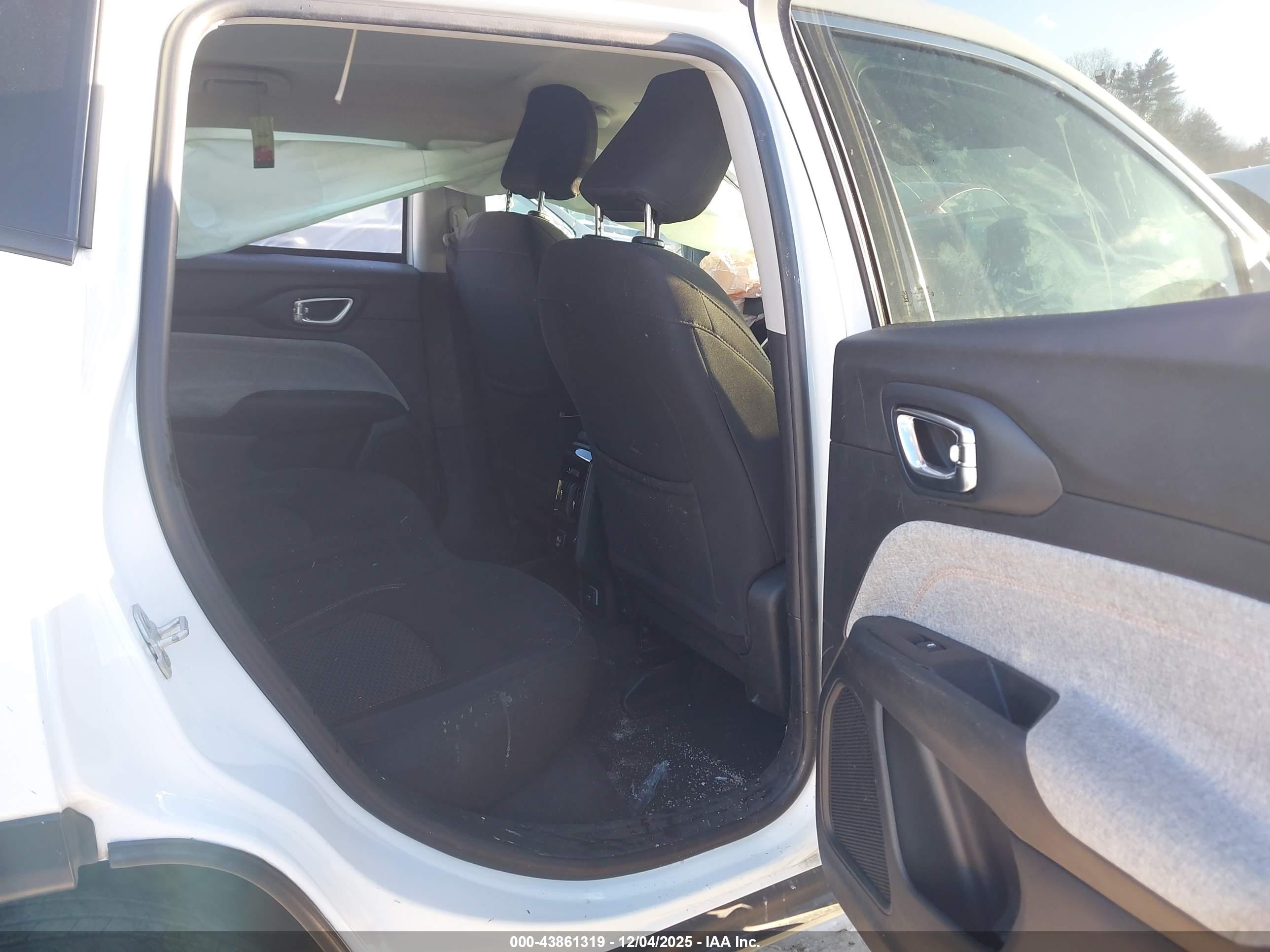 JEEP COMPASS image 8