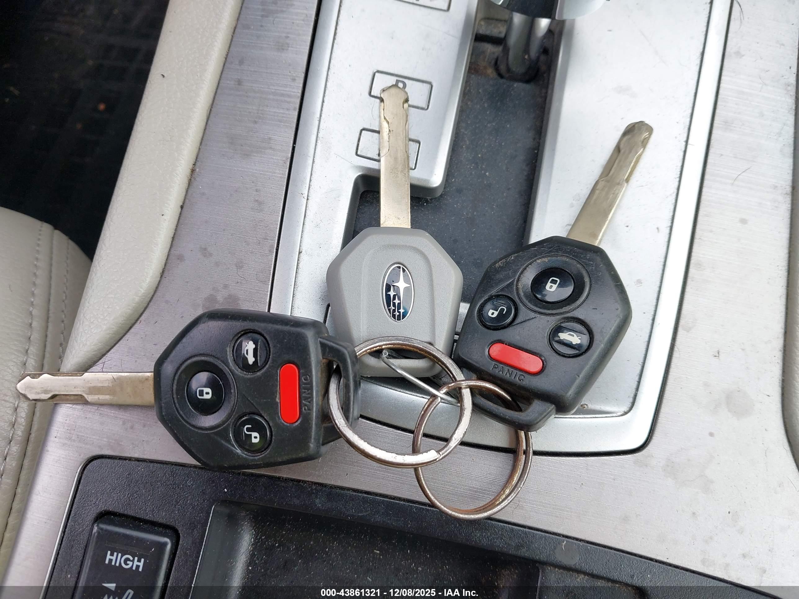 SUBARU OUTBACK image 11