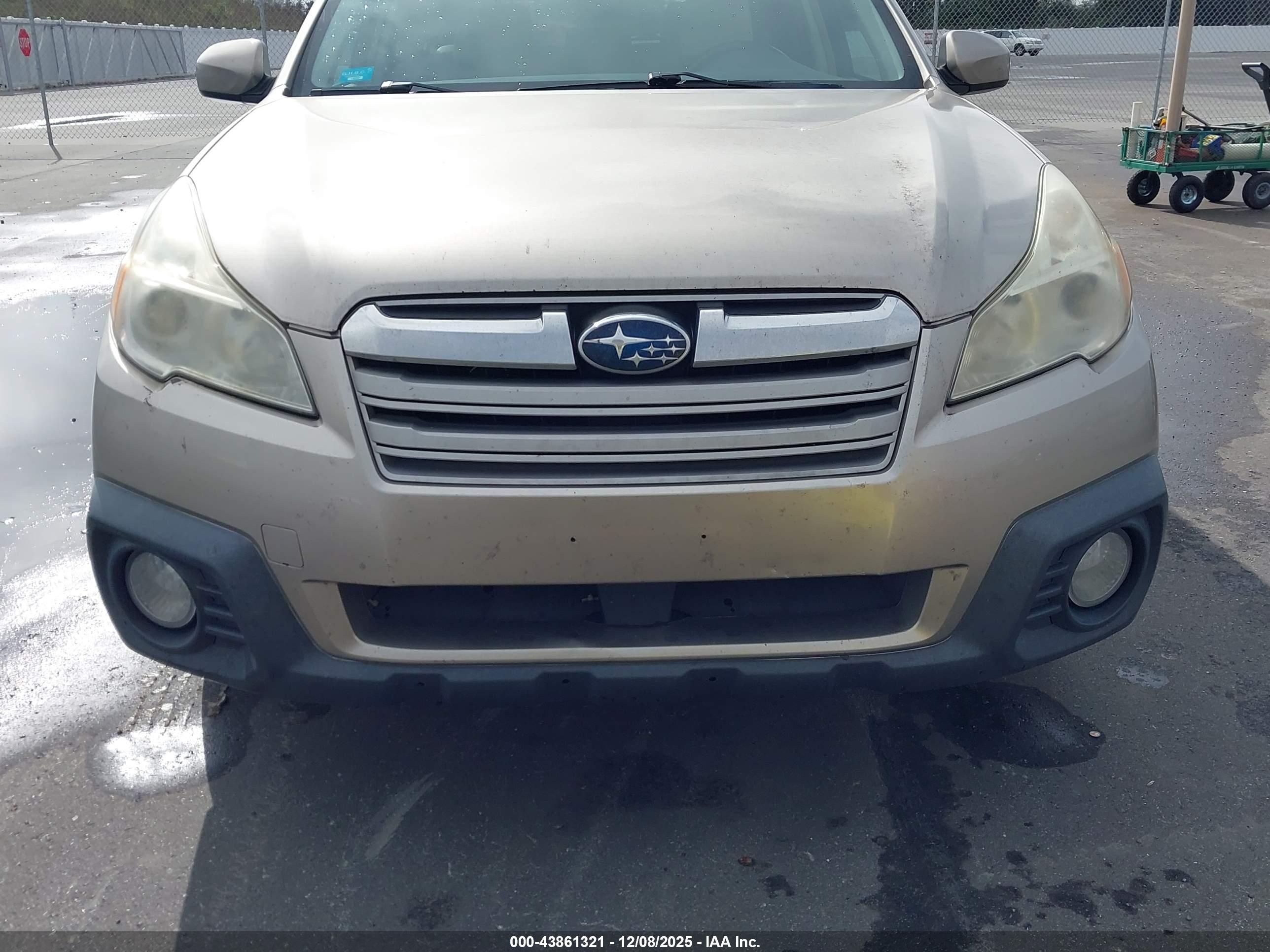 SUBARU OUTBACK image 6
