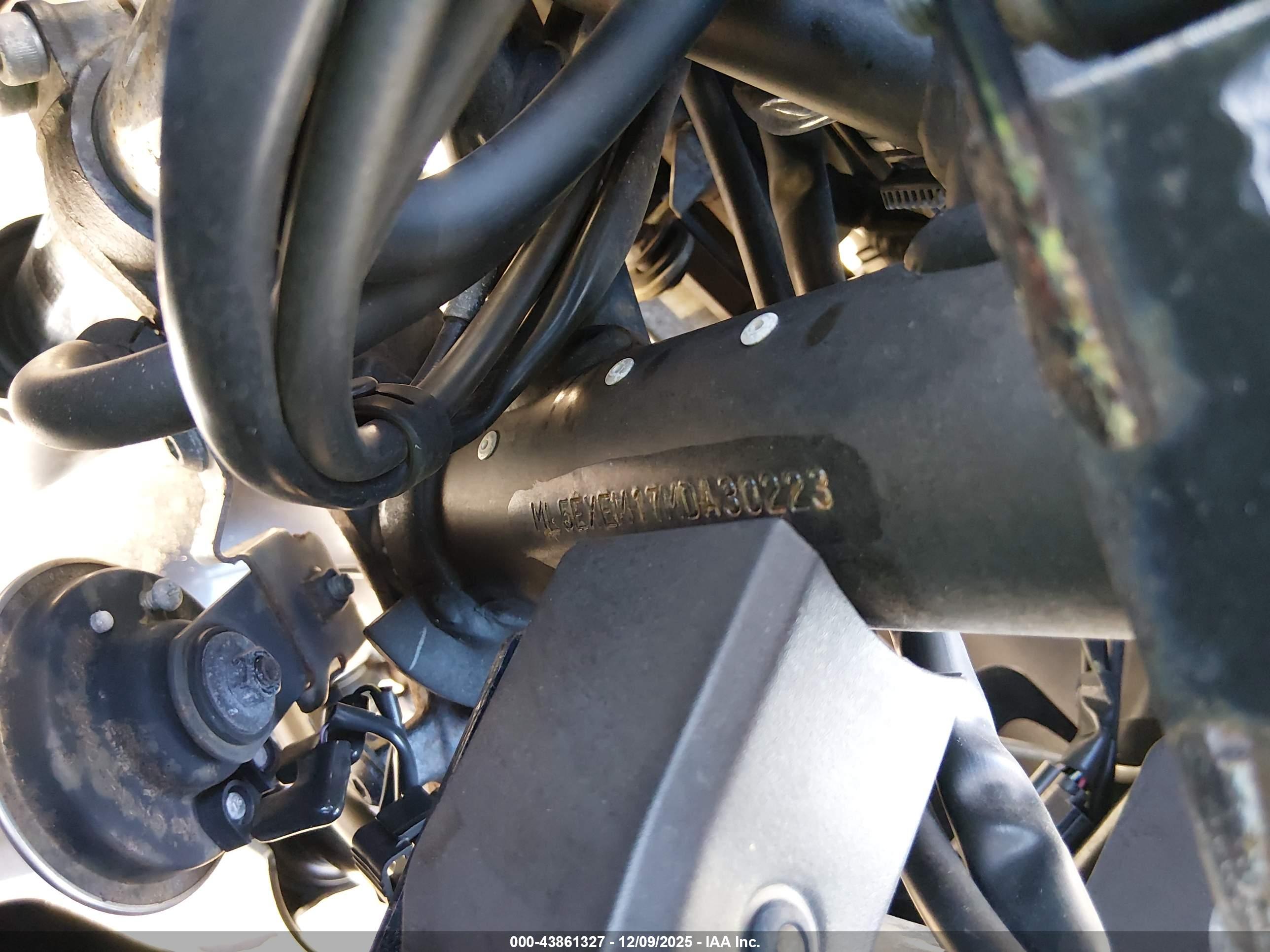 KAWASAKI EX650 image 10