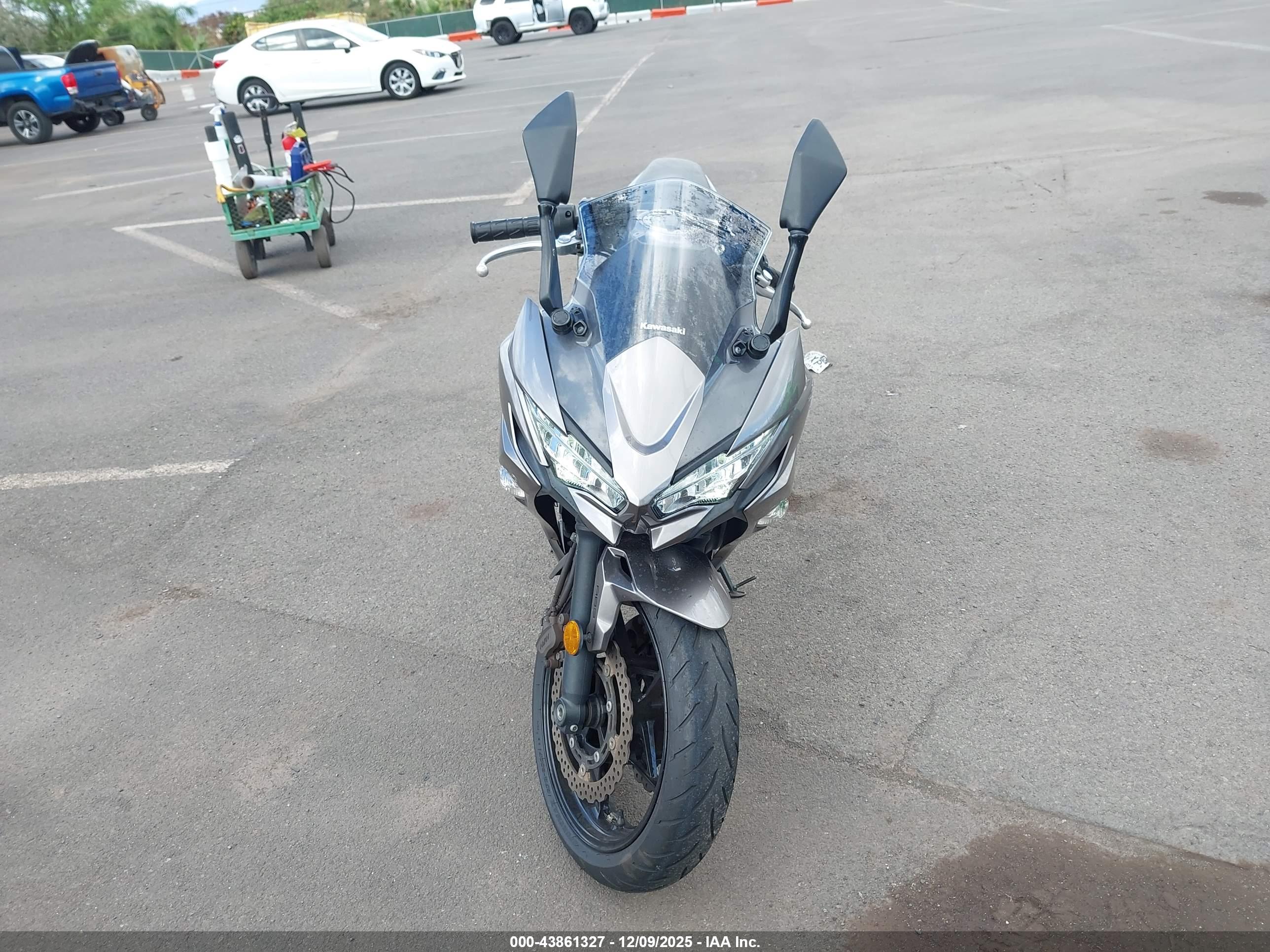 KAWASAKI EX650 image 5