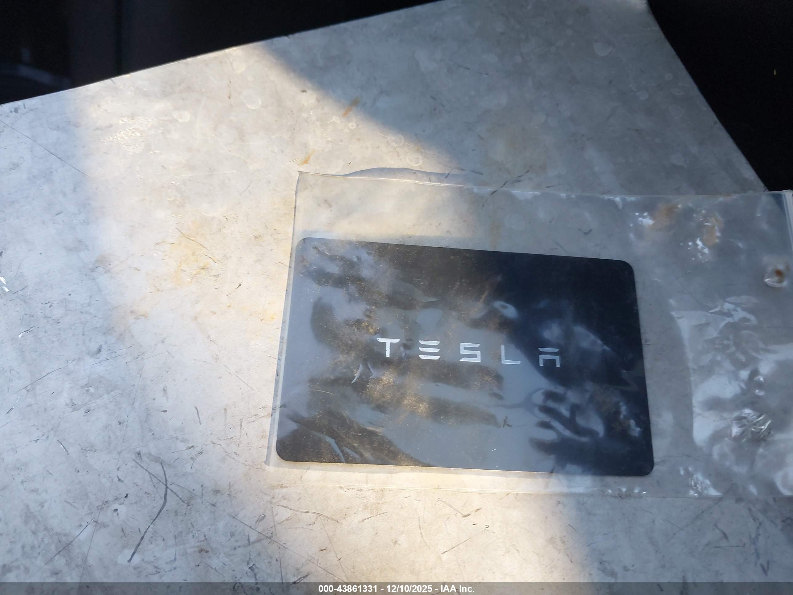 TESLA MODEL image 11