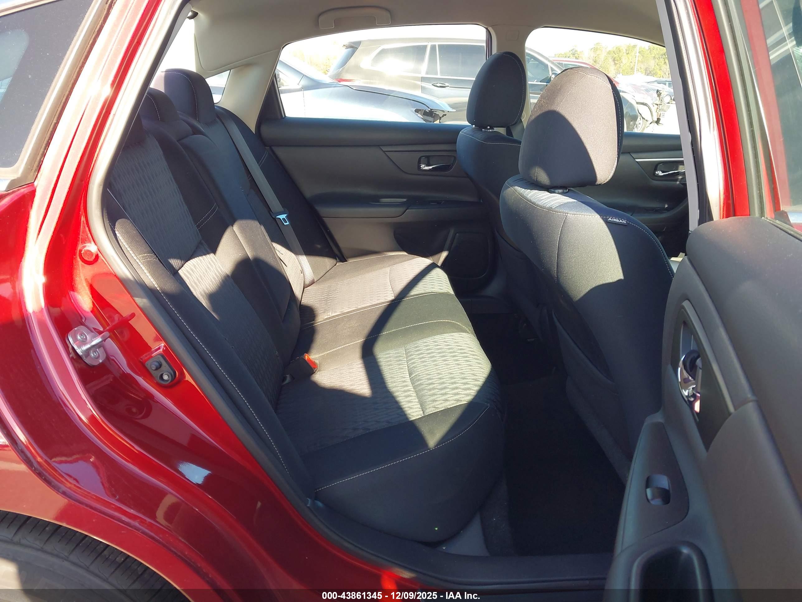 NISSAN ALTIMA image 8