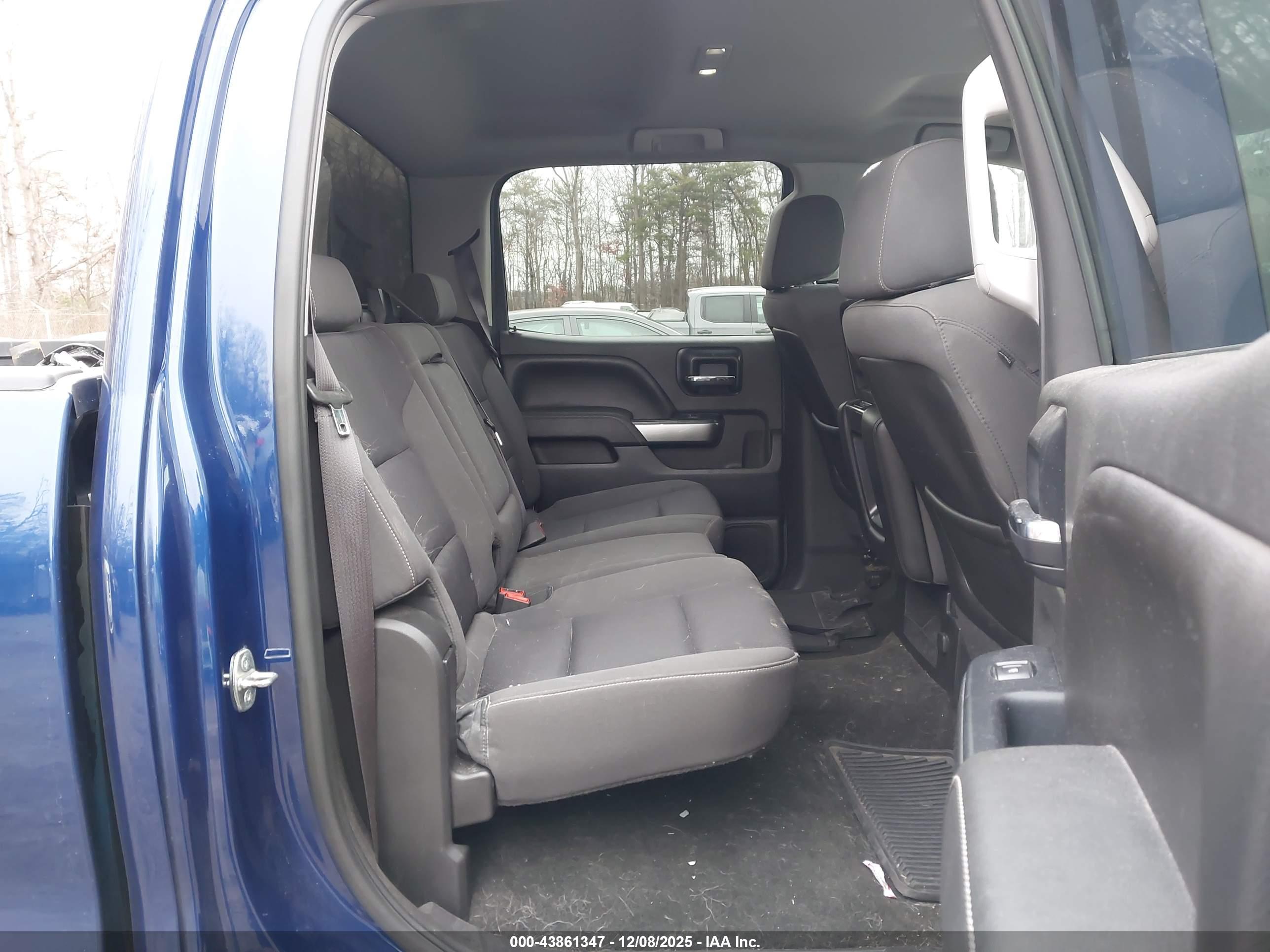 CHEVROLET SILVERADO image 8