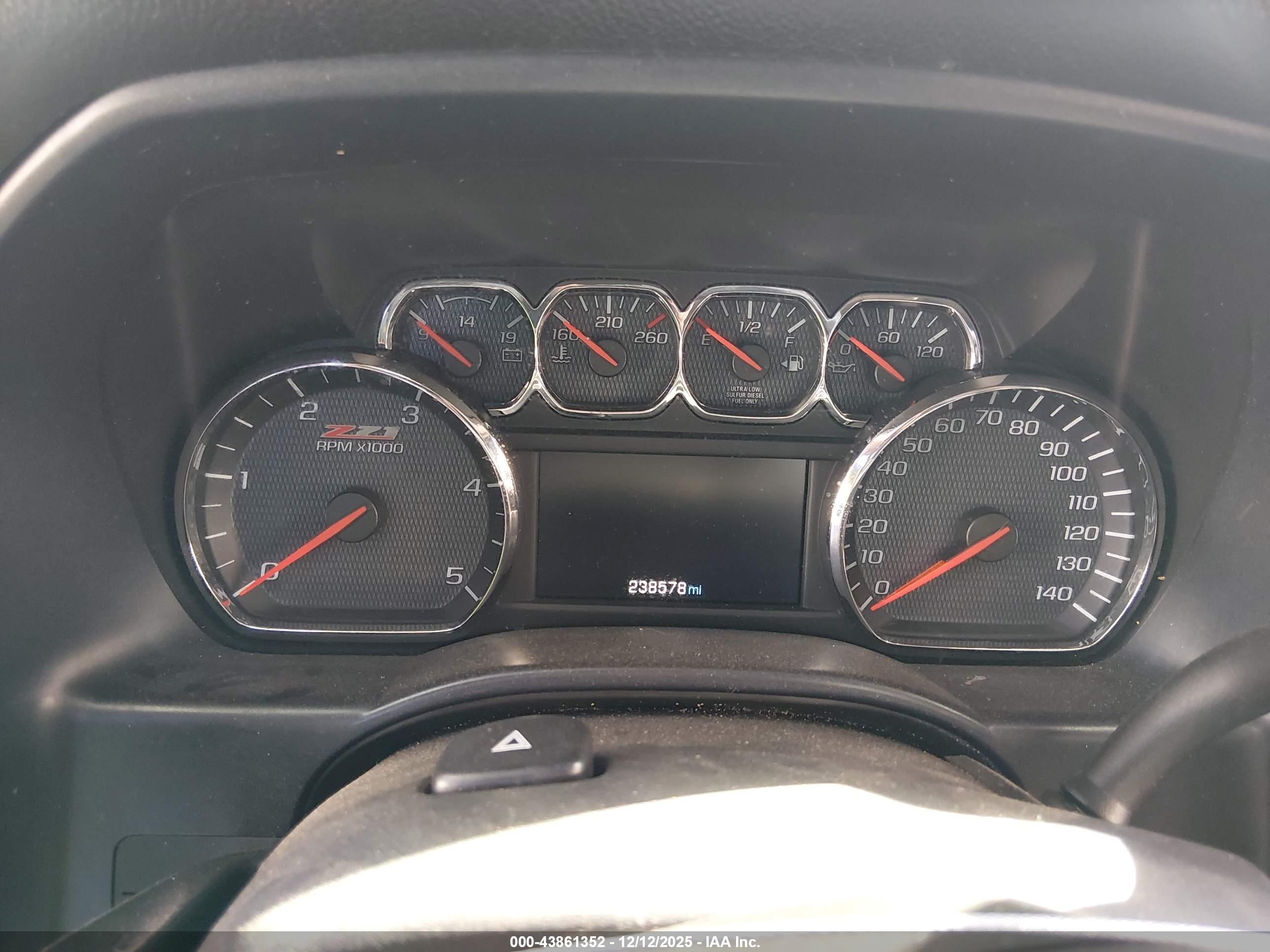 CHEVROLET SILVERADO image 7