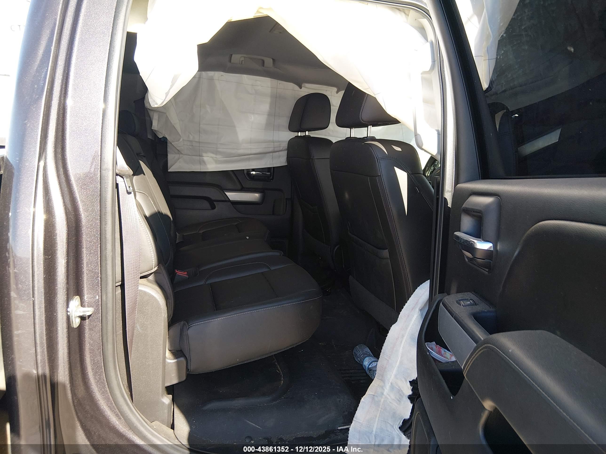 CHEVROLET SILVERADO image 8