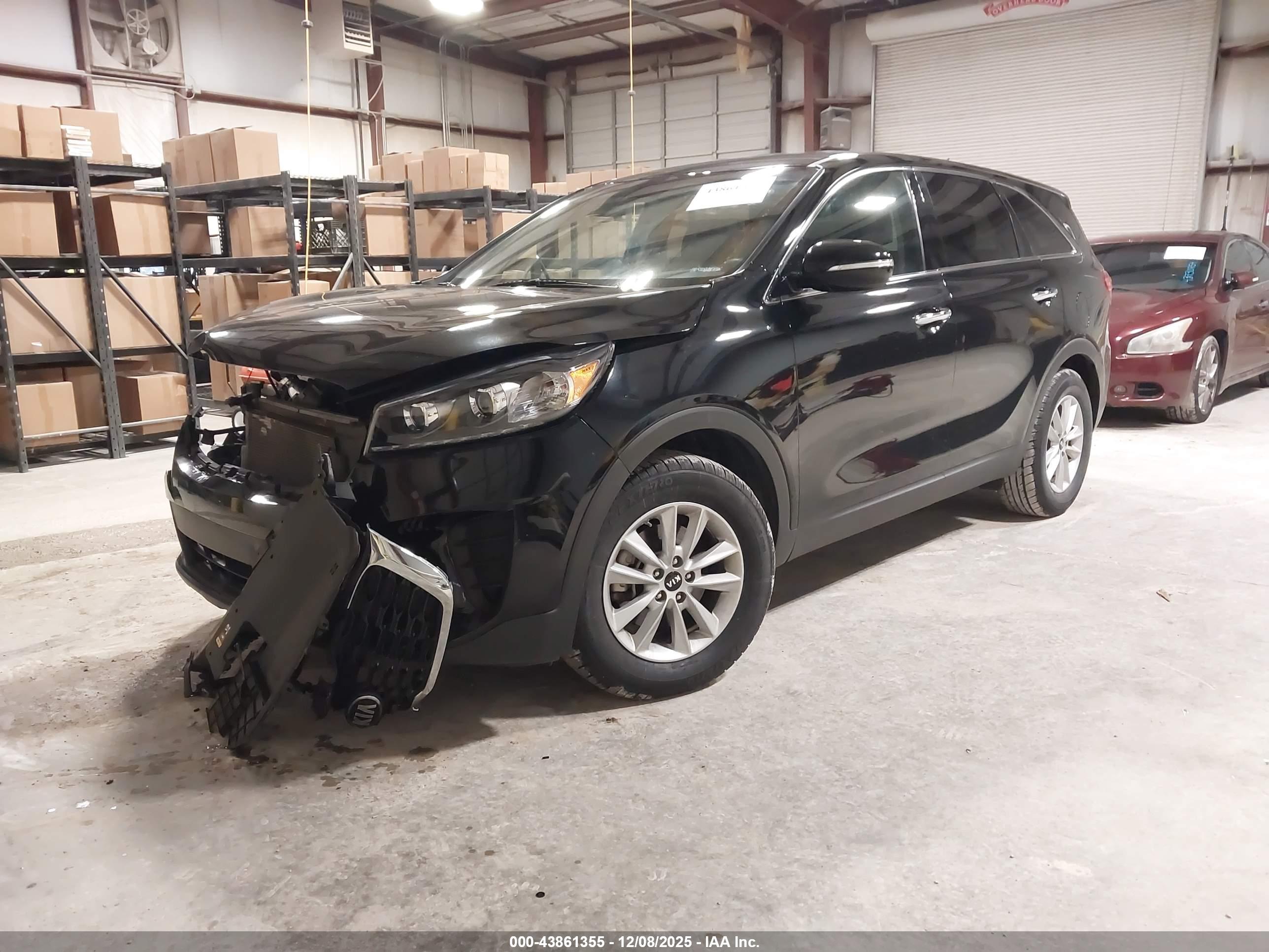 KIA SORENTO image 2