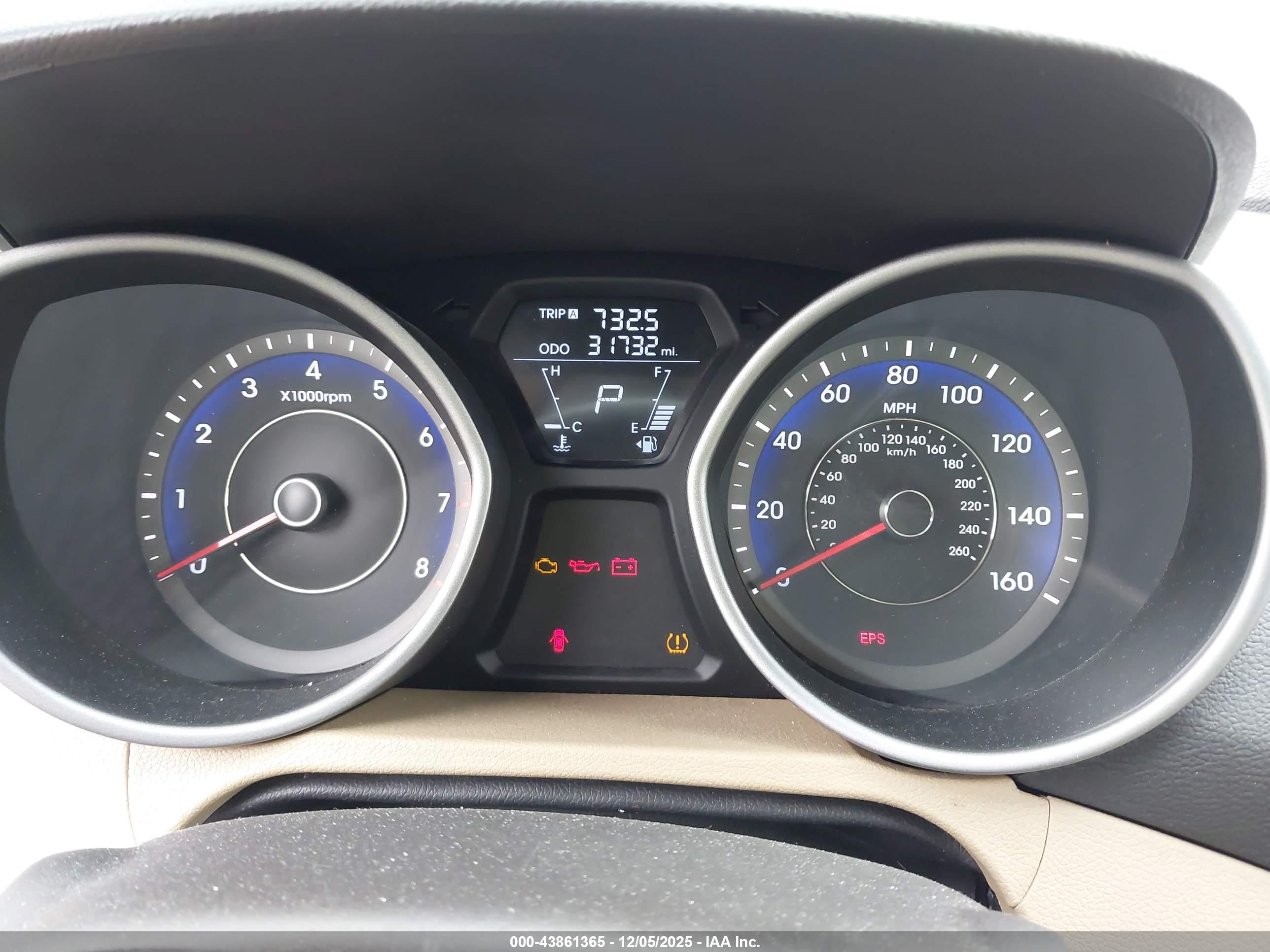 HYUNDAI ELANTRA image 7