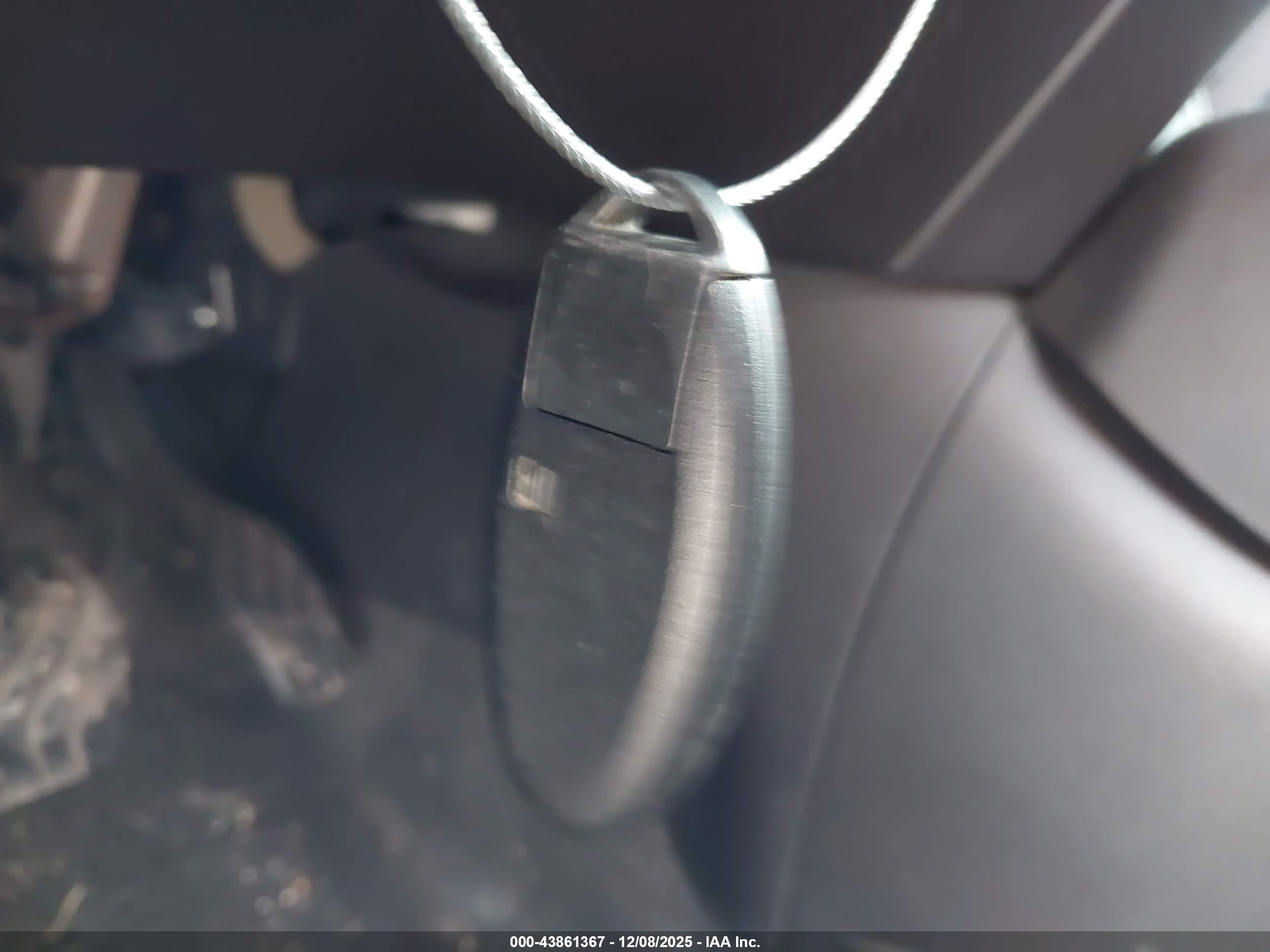 NISSAN ROGUE image 11