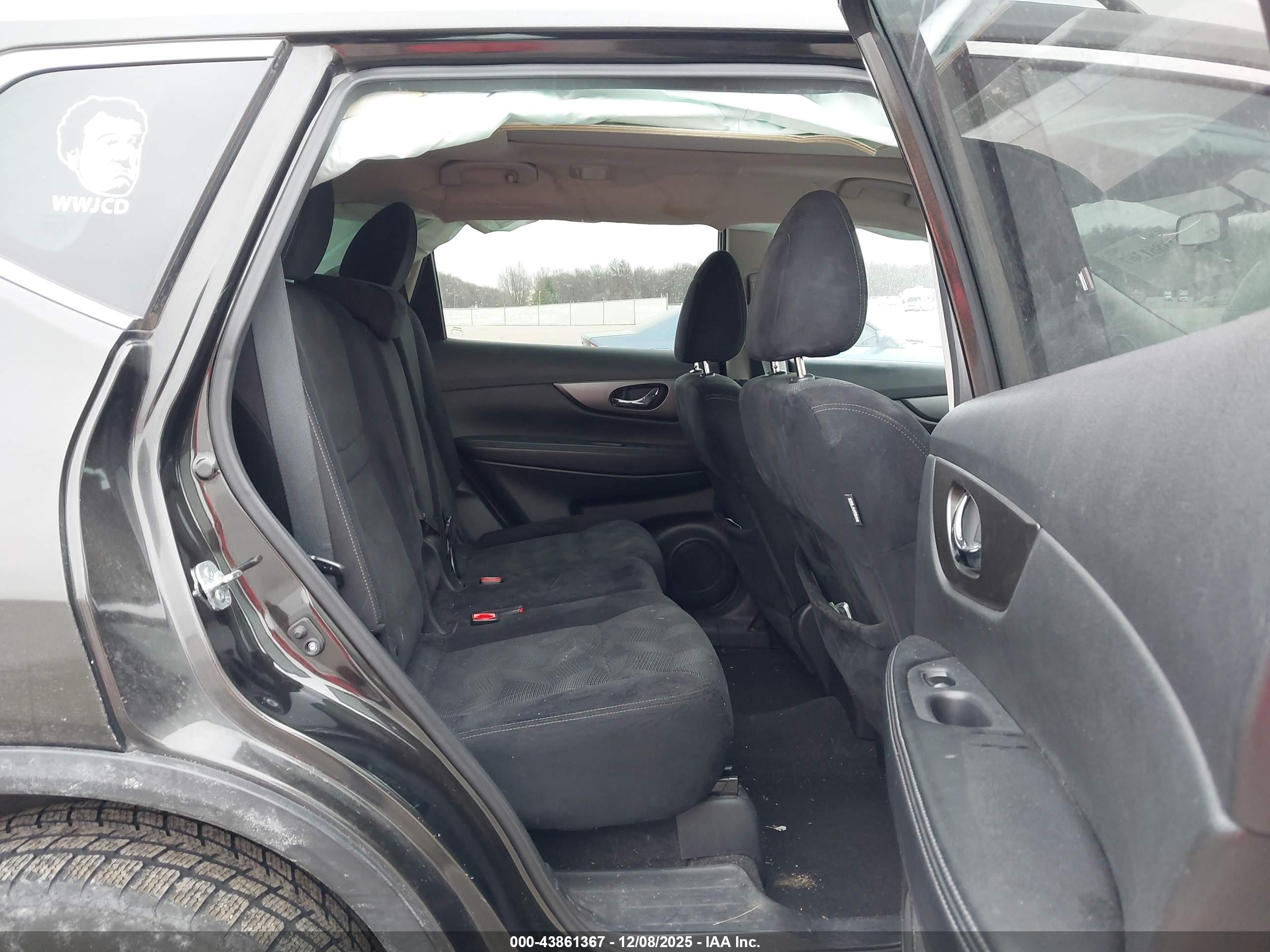 NISSAN ROGUE image 8