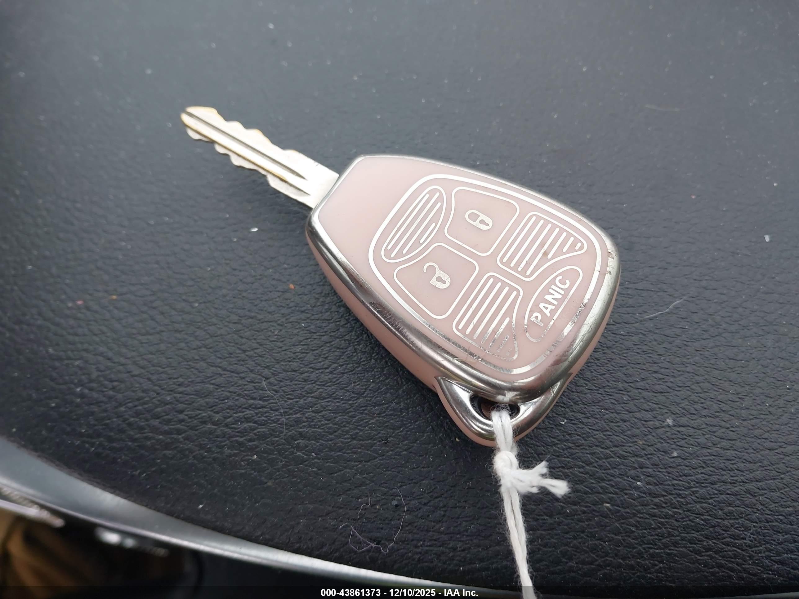 CHRYSLER 200 image 11