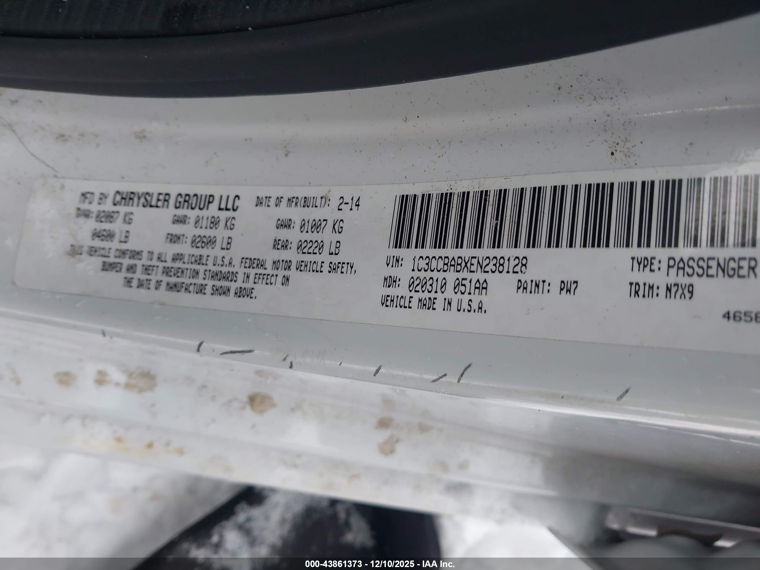 CHRYSLER 200 image 9