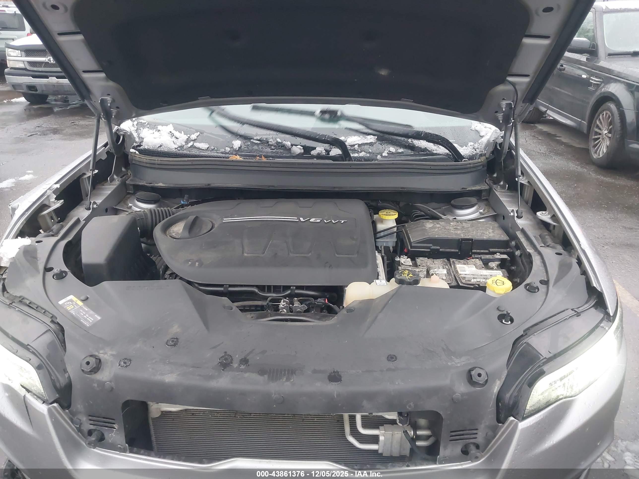 JEEP CHEROKEE image 10