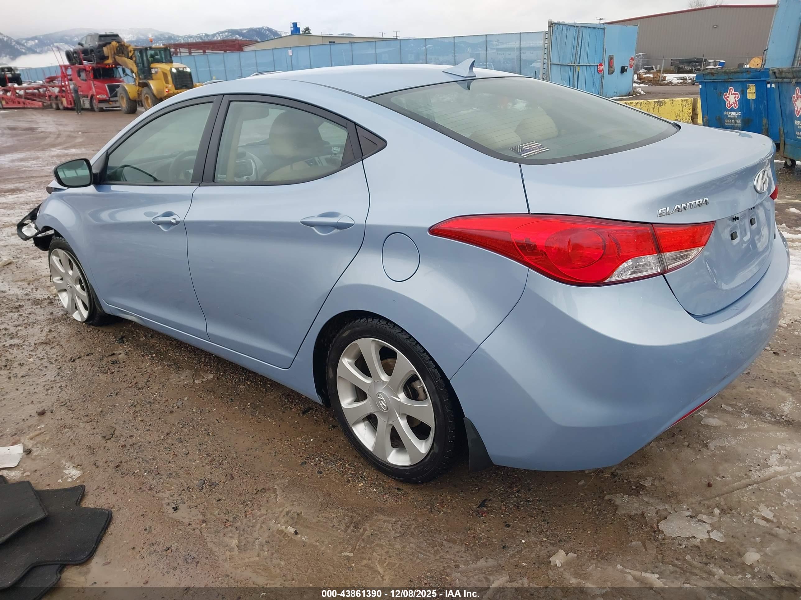 HYUNDAI ELANTRA image 3