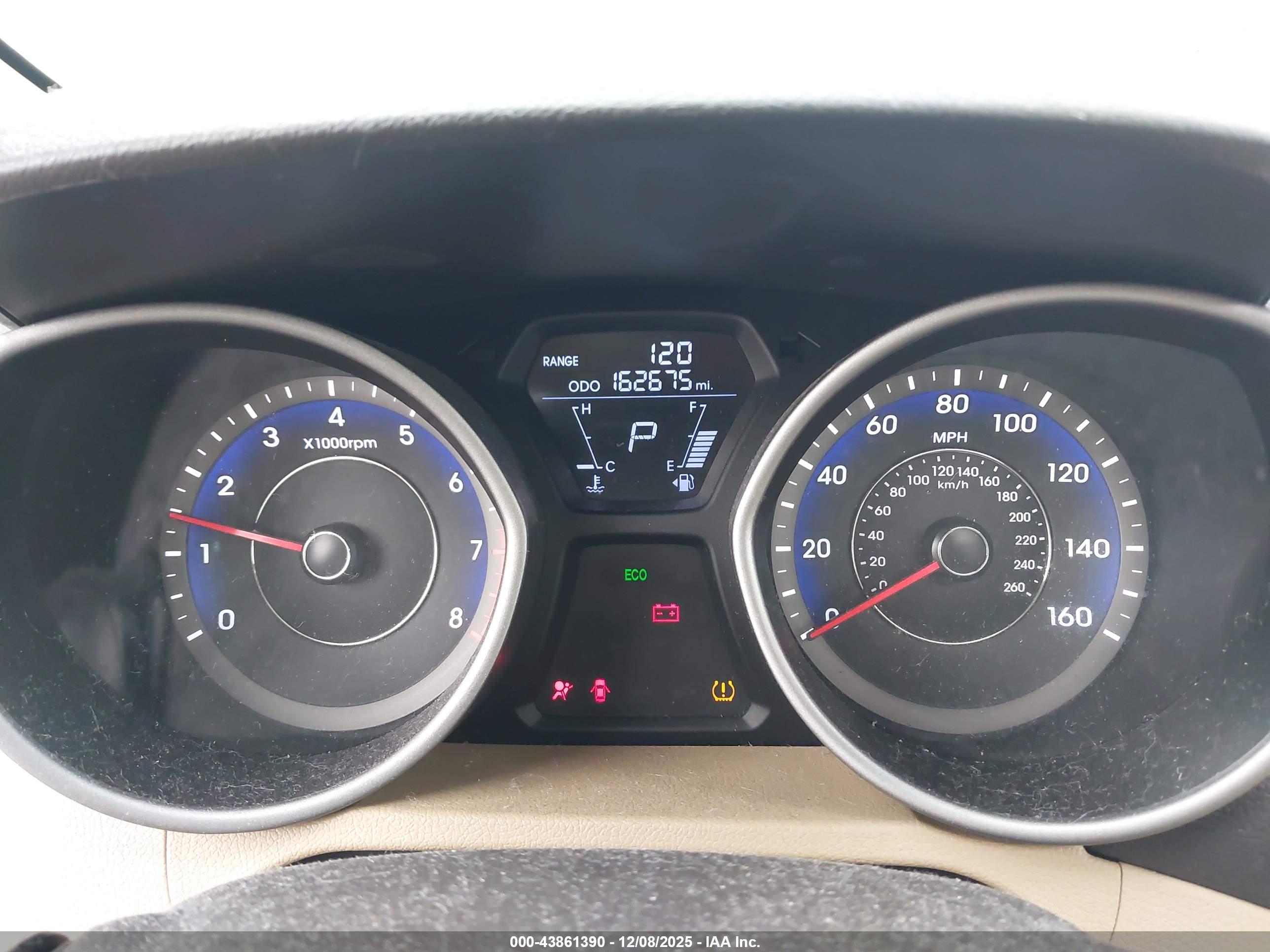 HYUNDAI ELANTRA image 7