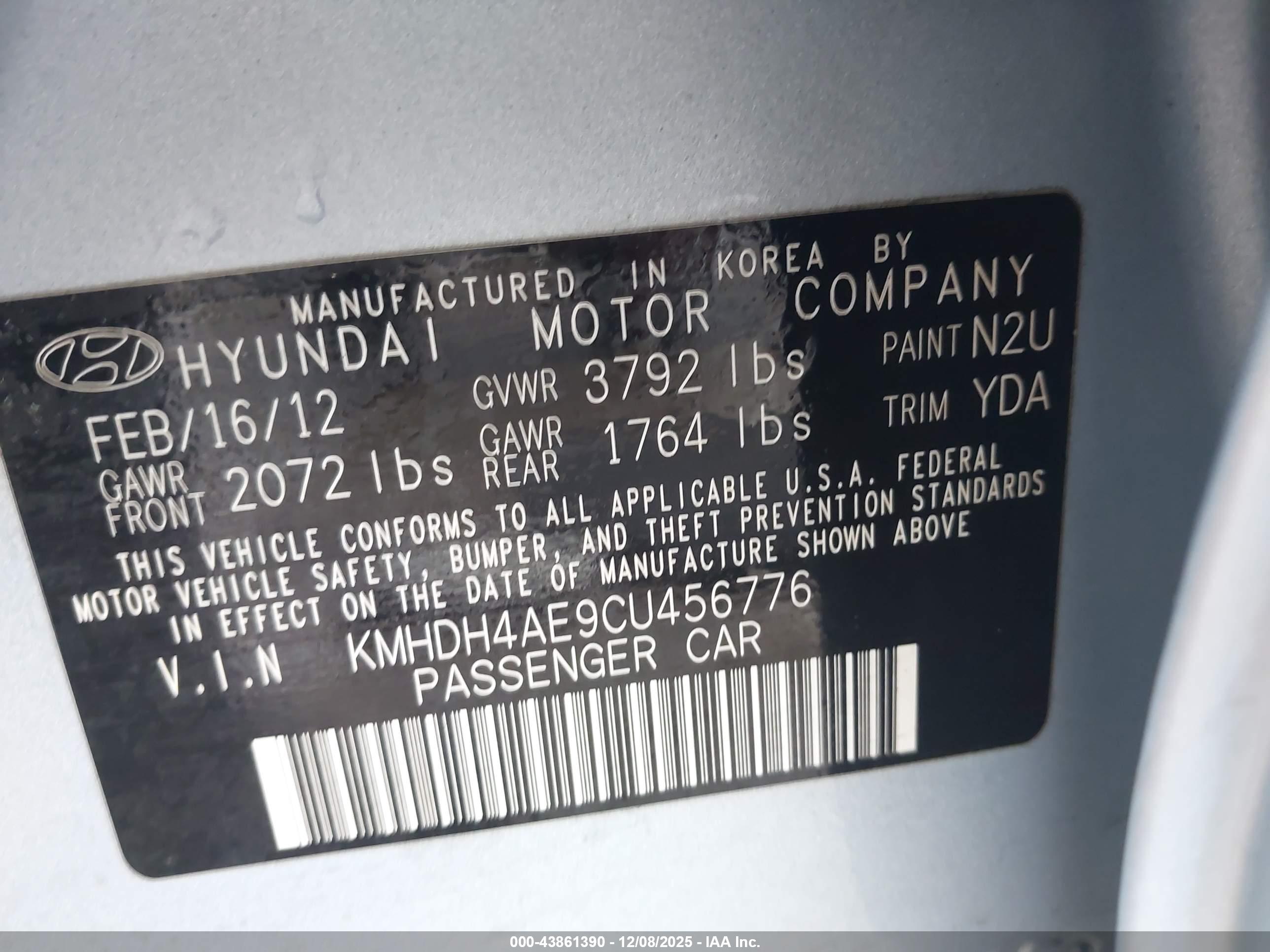 HYUNDAI ELANTRA image 9