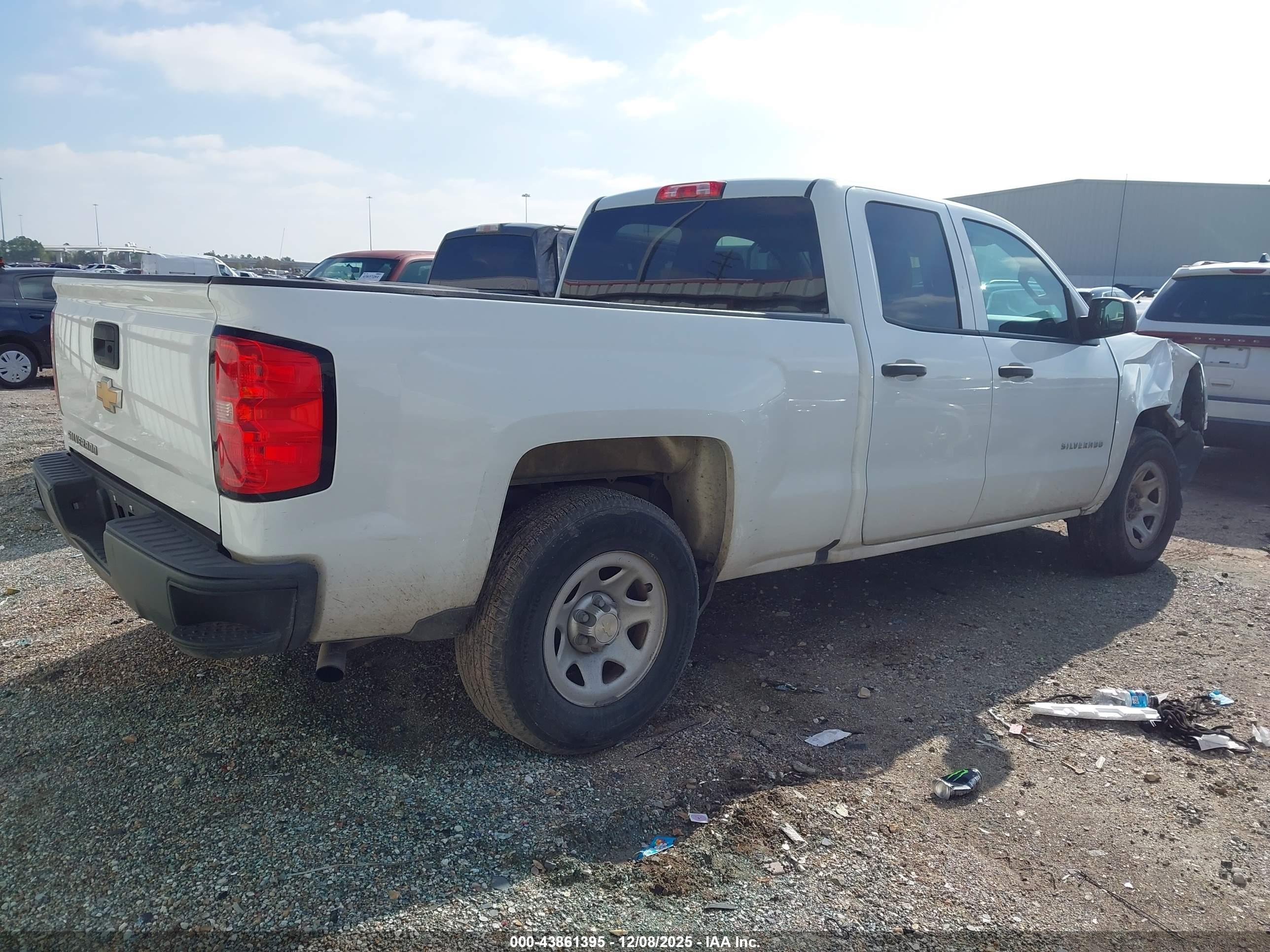 CHEVROLET SILVERADO image 4