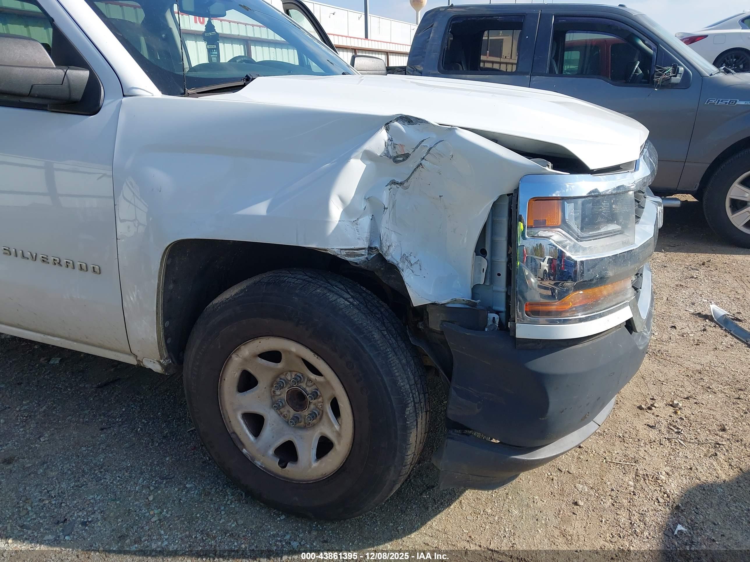CHEVROLET SILVERADO image 6