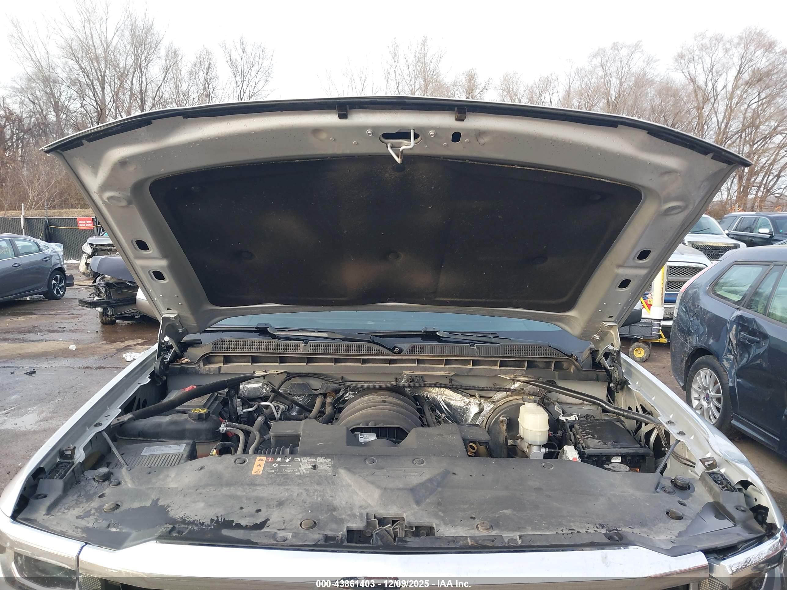 CHEVROLET SILVERADO image 10