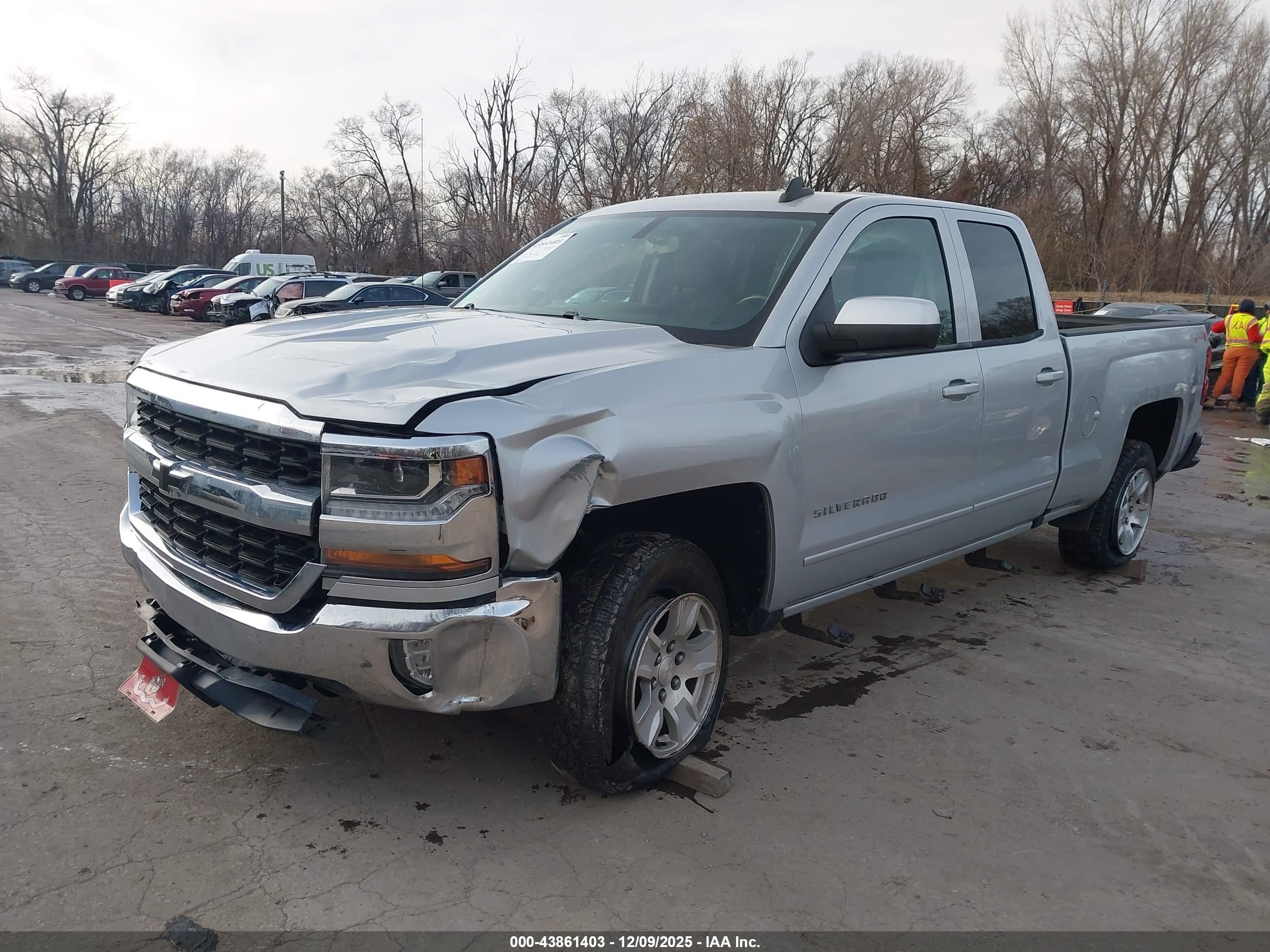 CHEVROLET SILVERADO image 2