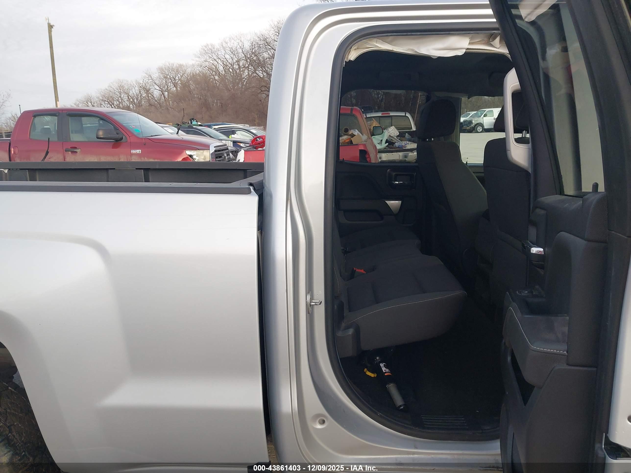 CHEVROLET SILVERADO image 8