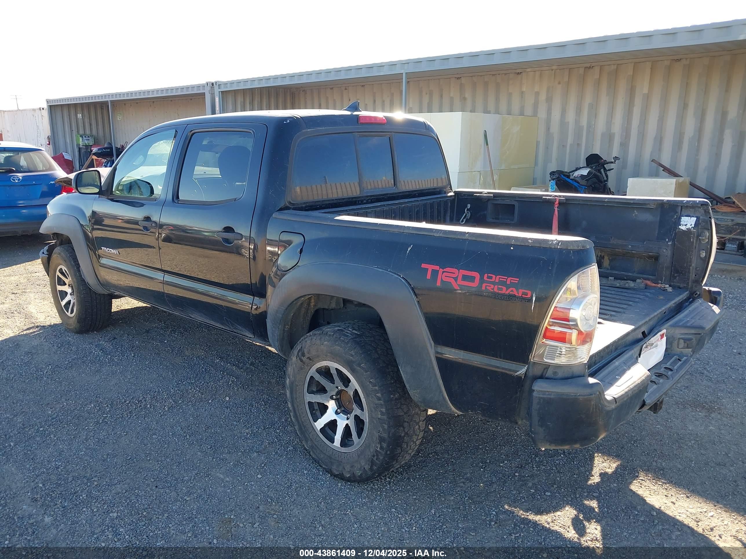 TOYOTA TACOMA image 3