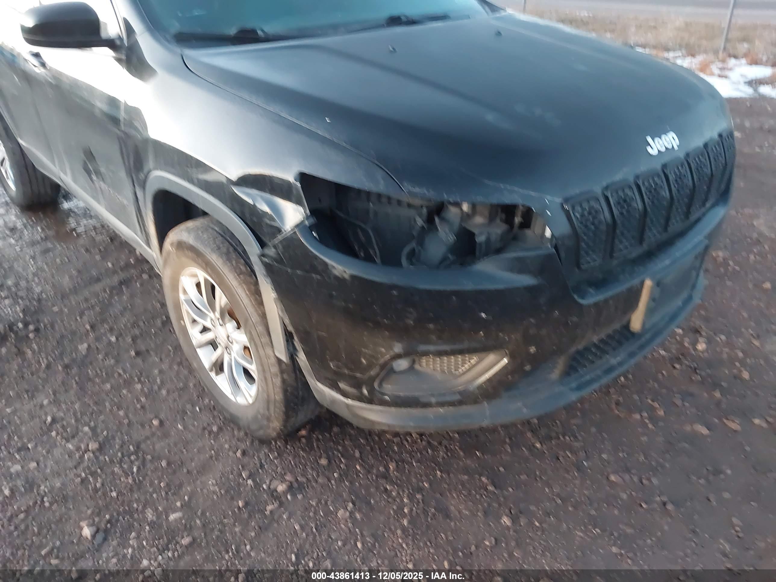 JEEP CHEROKEE image 6