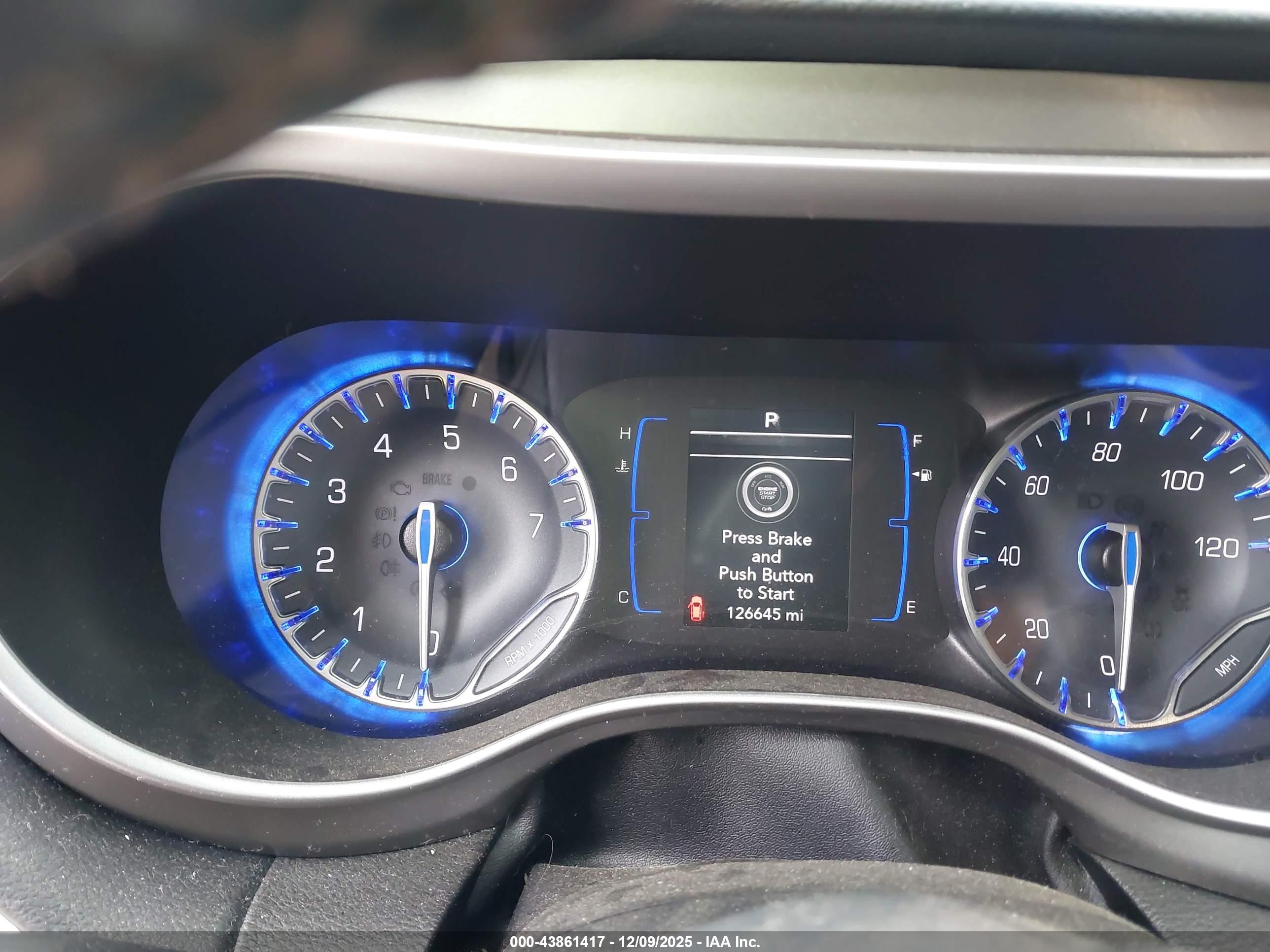 CHRYSLER PACIFICA image 7