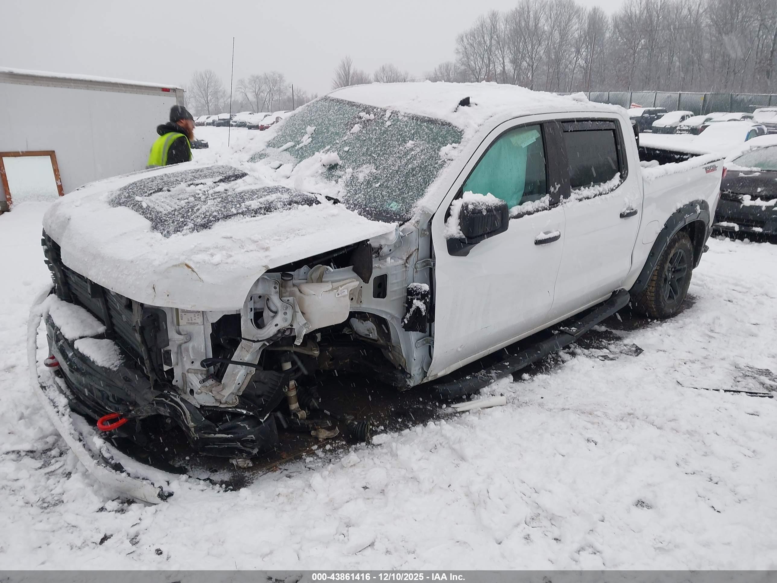 CHEVROLET SILVERADO image 2