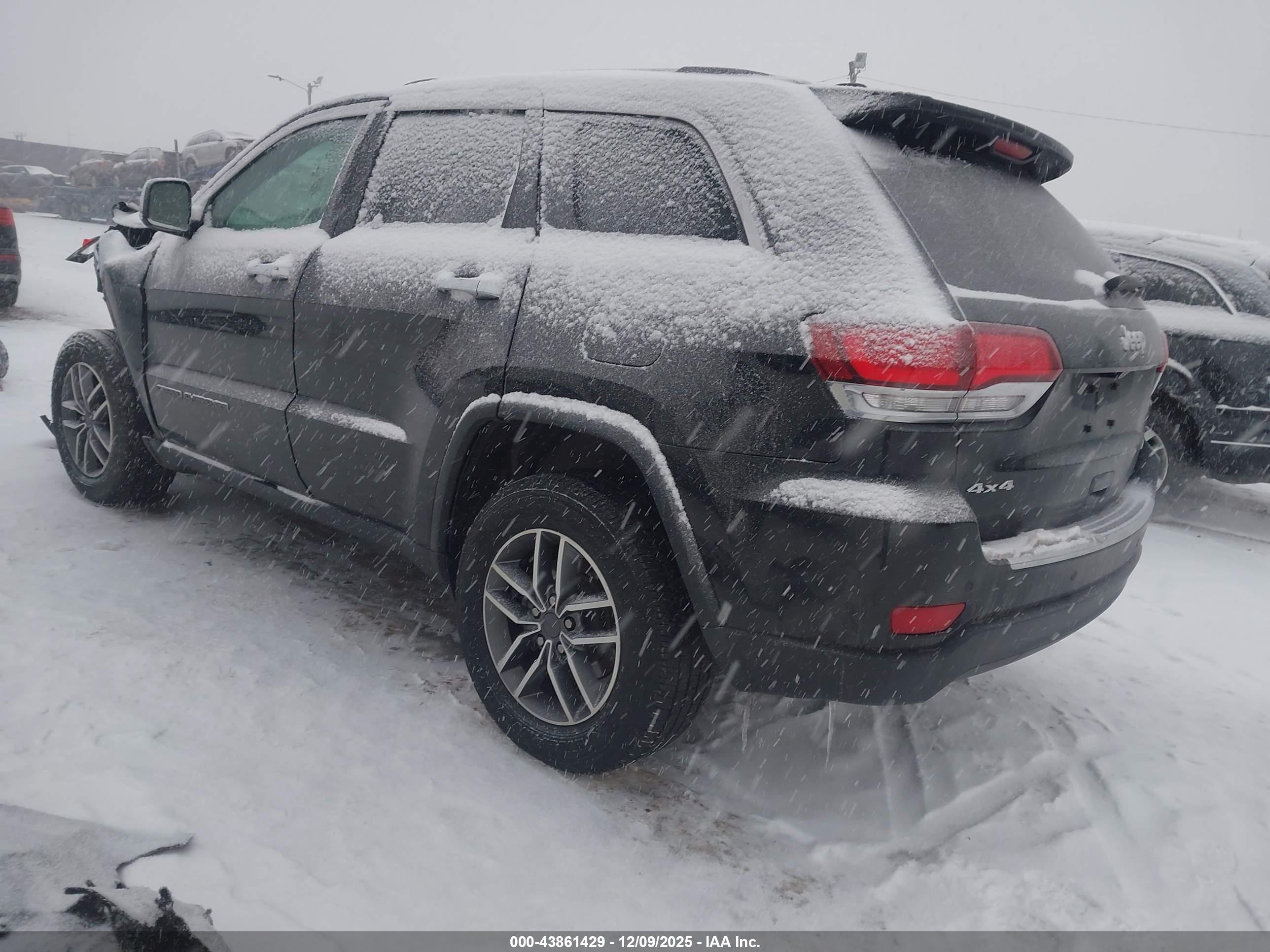 JEEP GRAND image 3