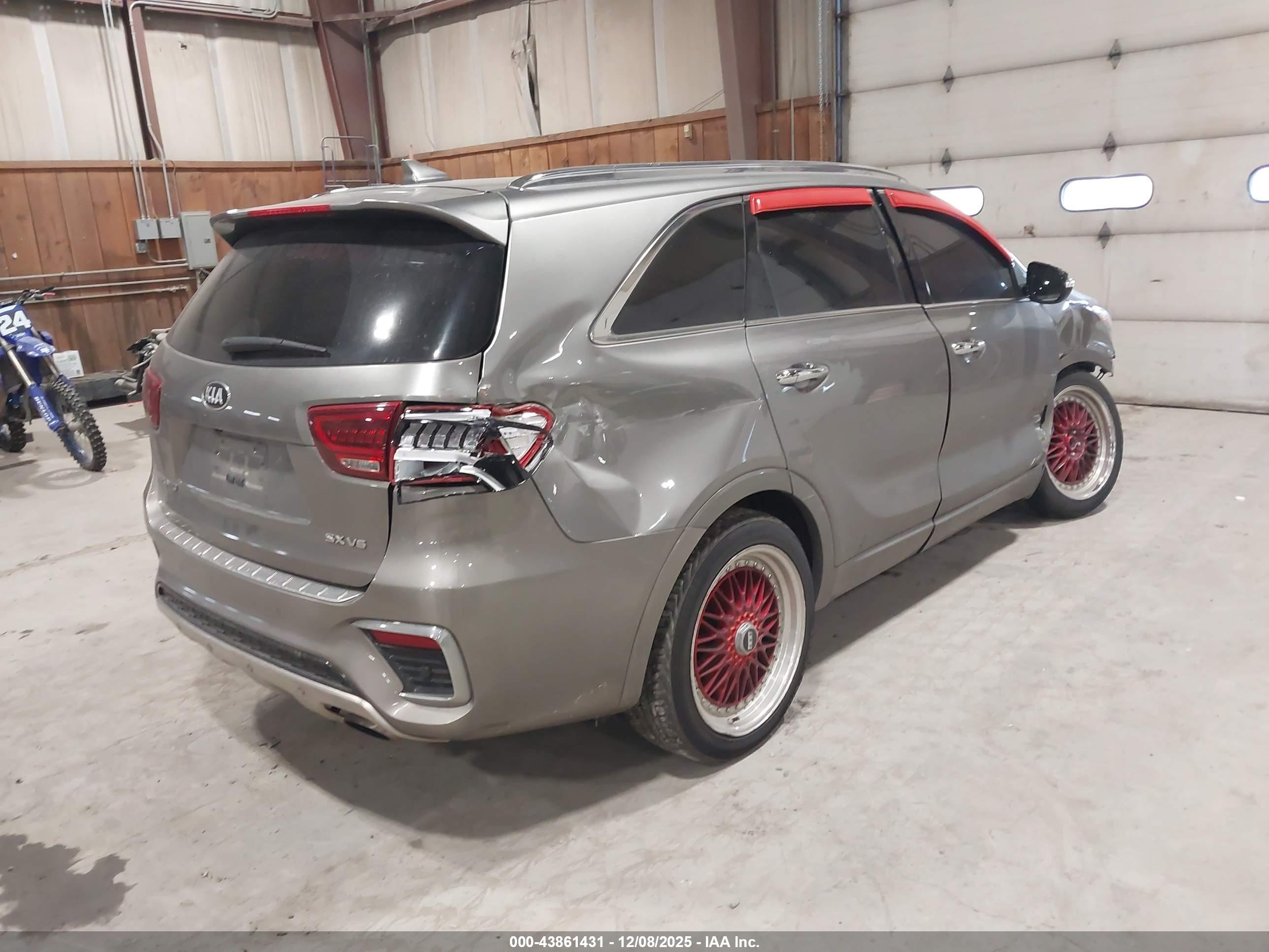 KIA SORENTO image 4