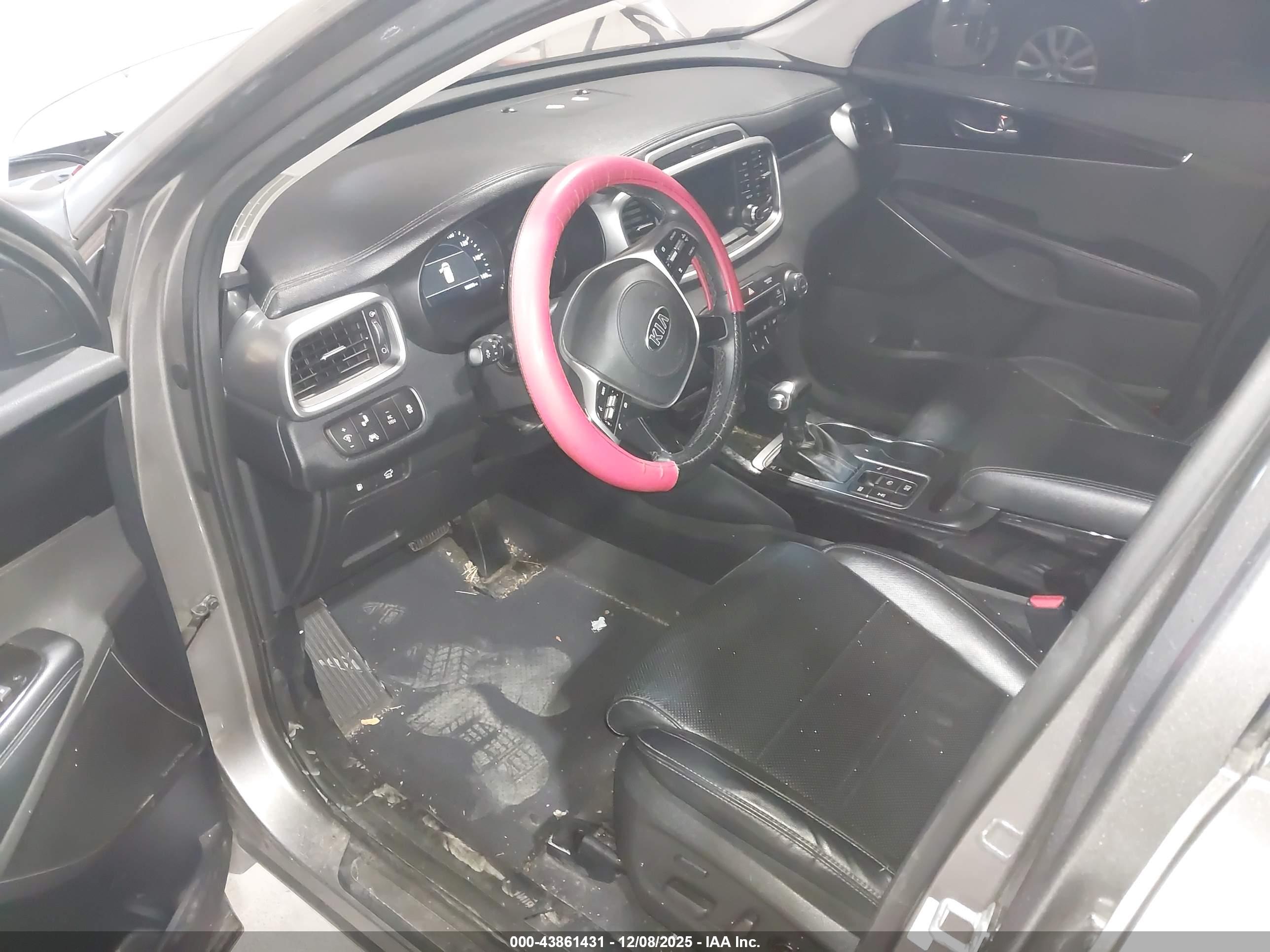 KIA SORENTO image 5
