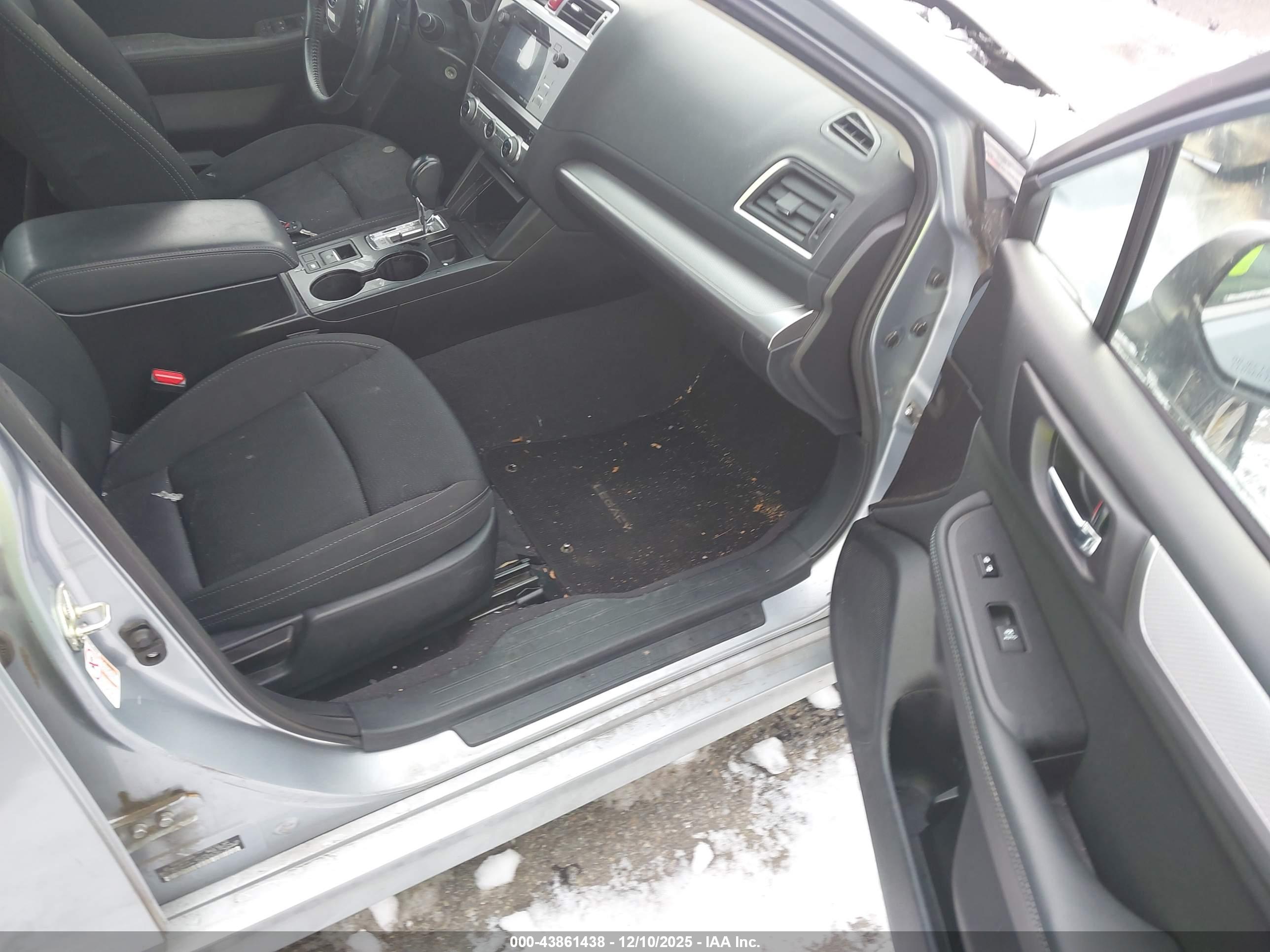 SUBARU LEGACY image 5