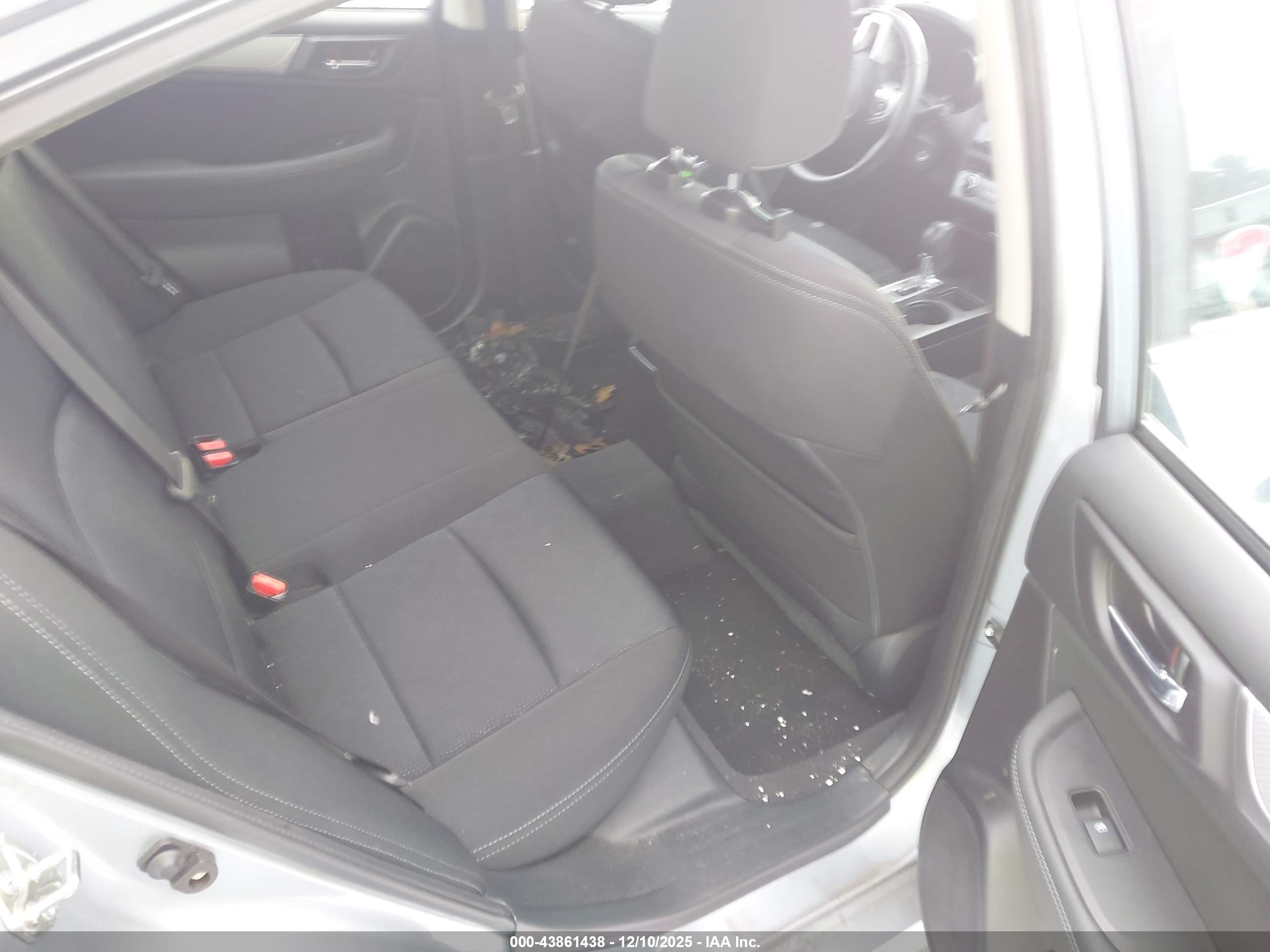 SUBARU LEGACY image 8
